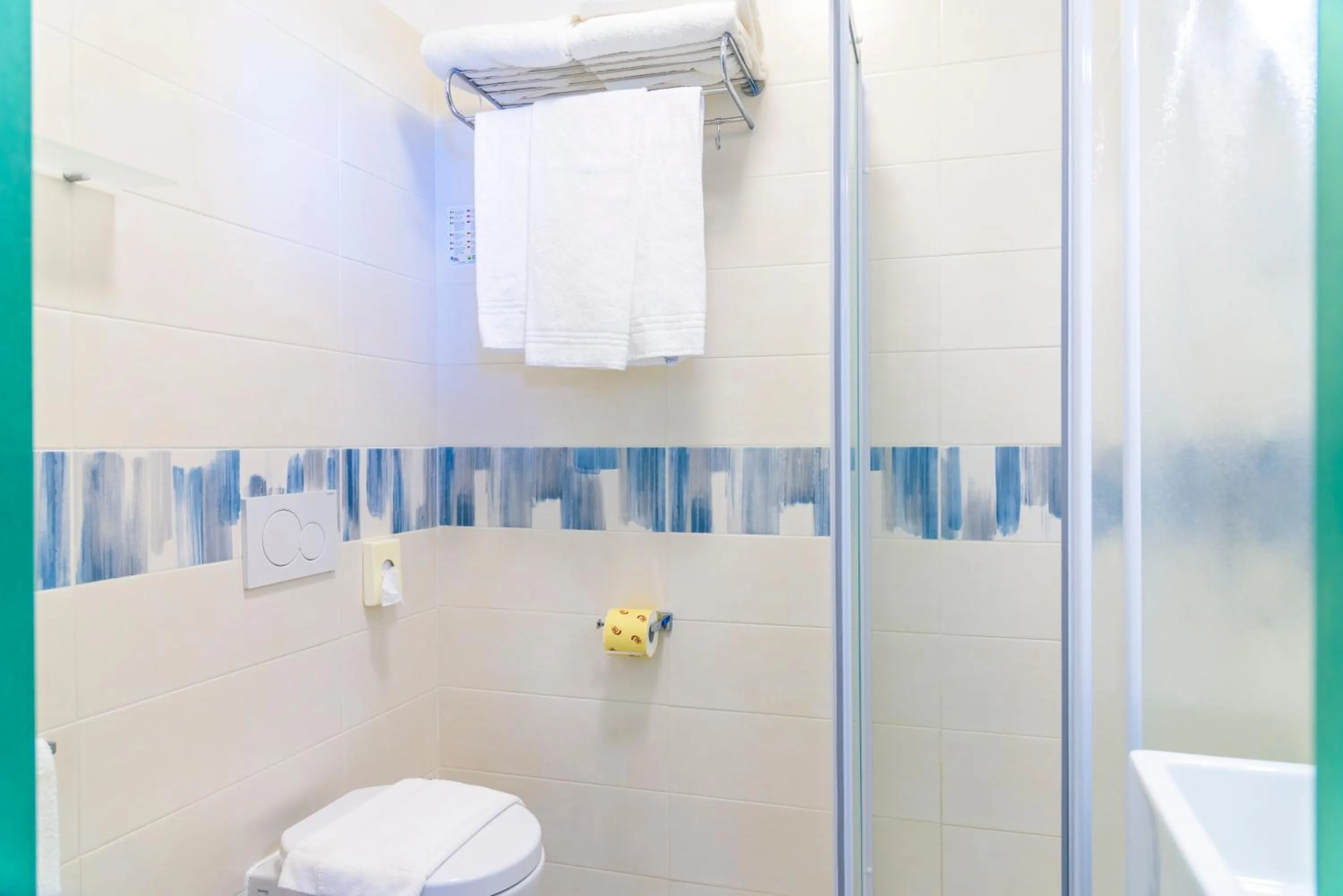 Shower in Hotel Montecristo