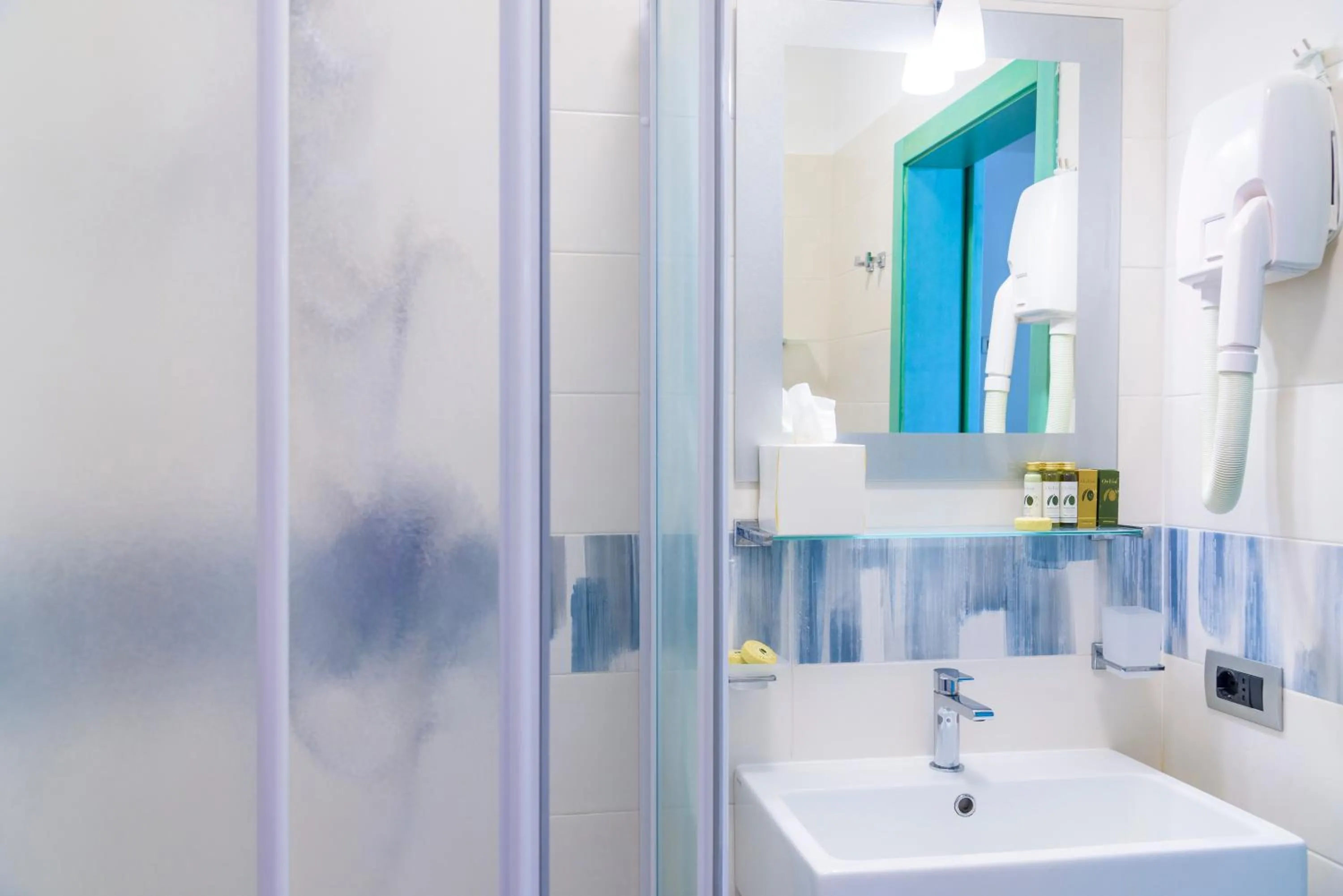 Shower in Hotel Montecristo