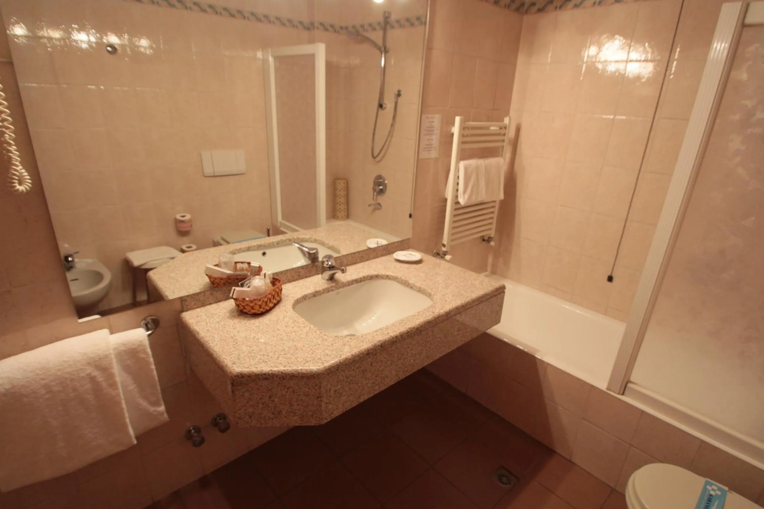 Bathroom, Bed in Monica Hotel Fiera