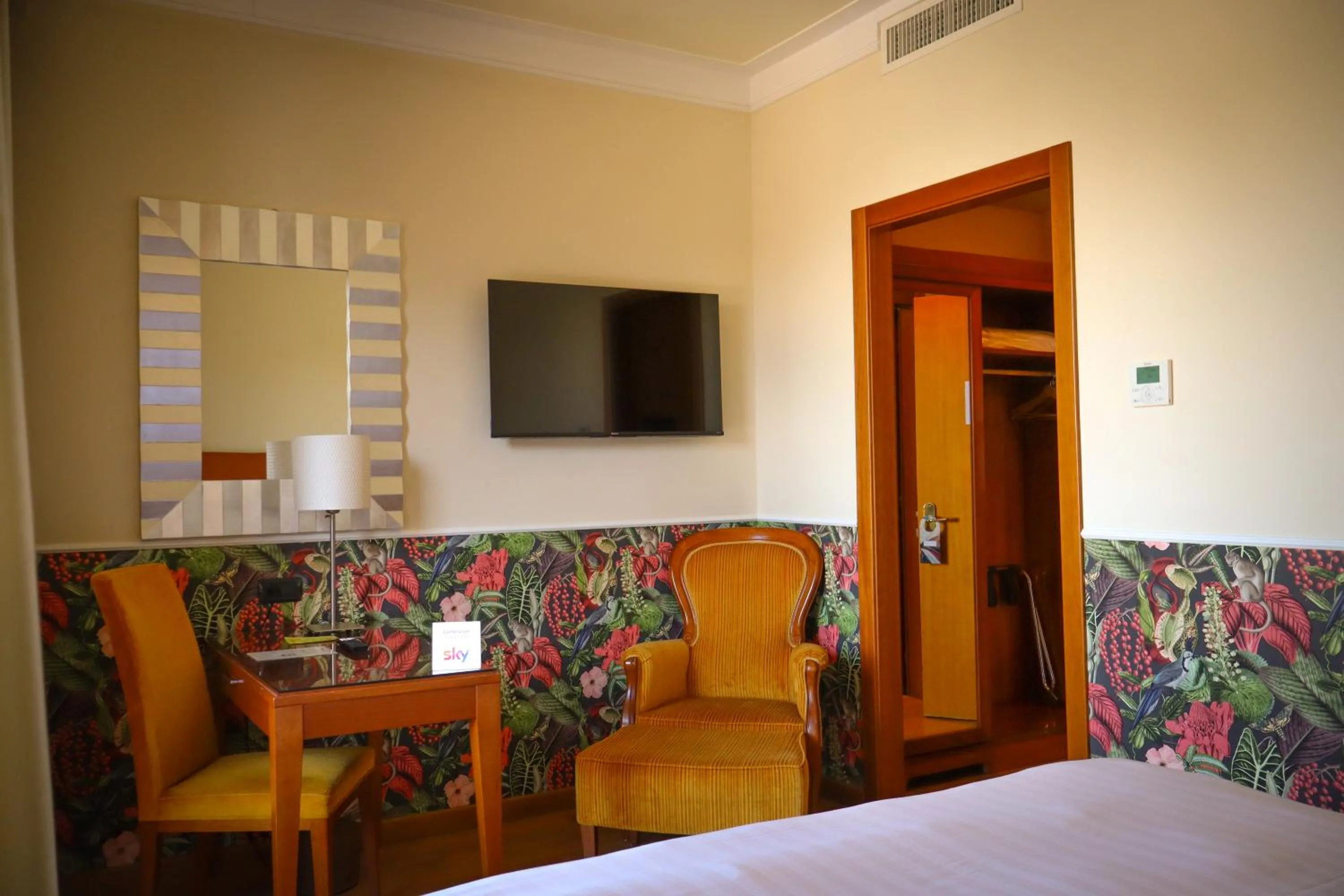 Photo of the whole room, Bed in Monica Hotel Fiera