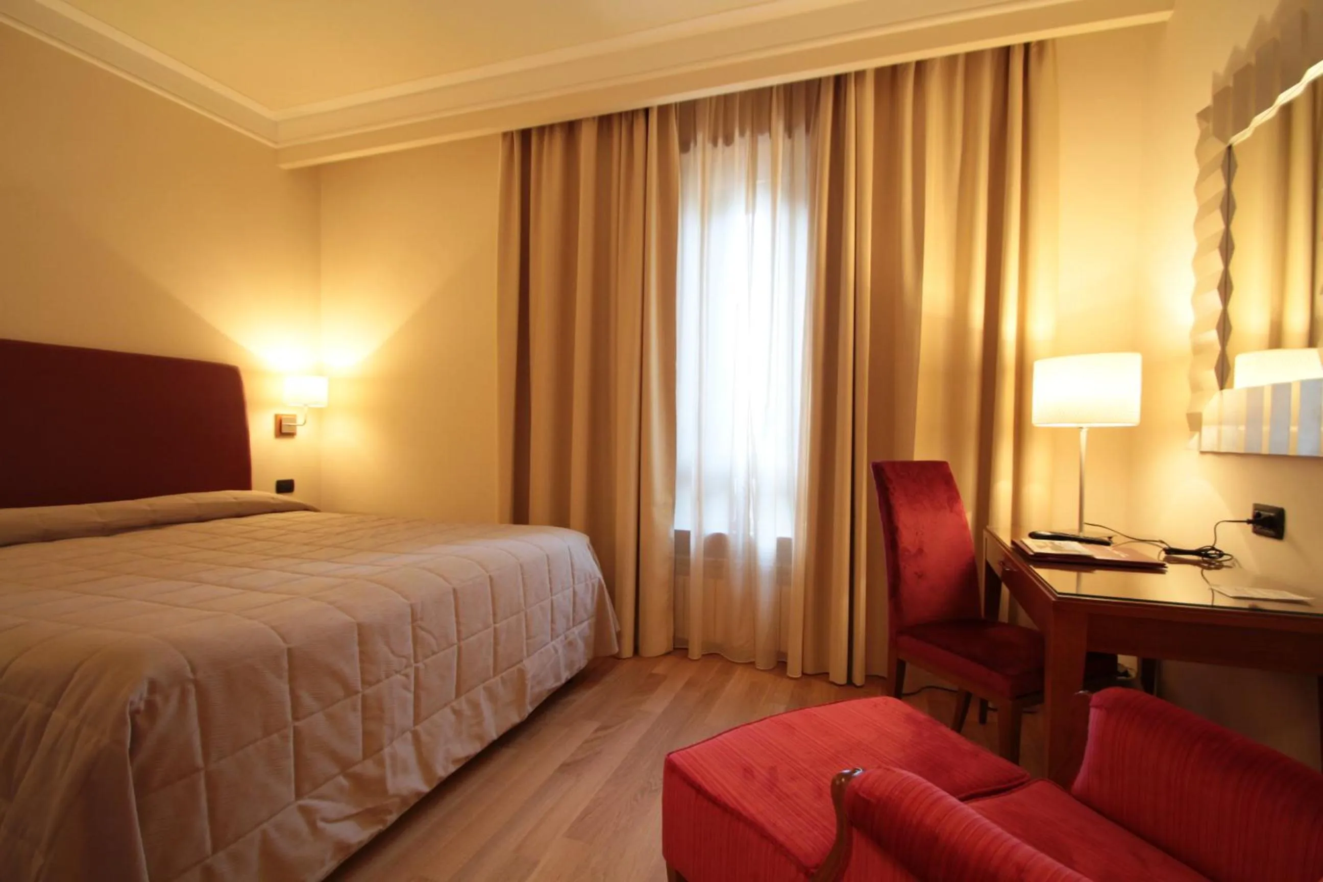 Bedroom, Bed in Monica Hotel Fiera