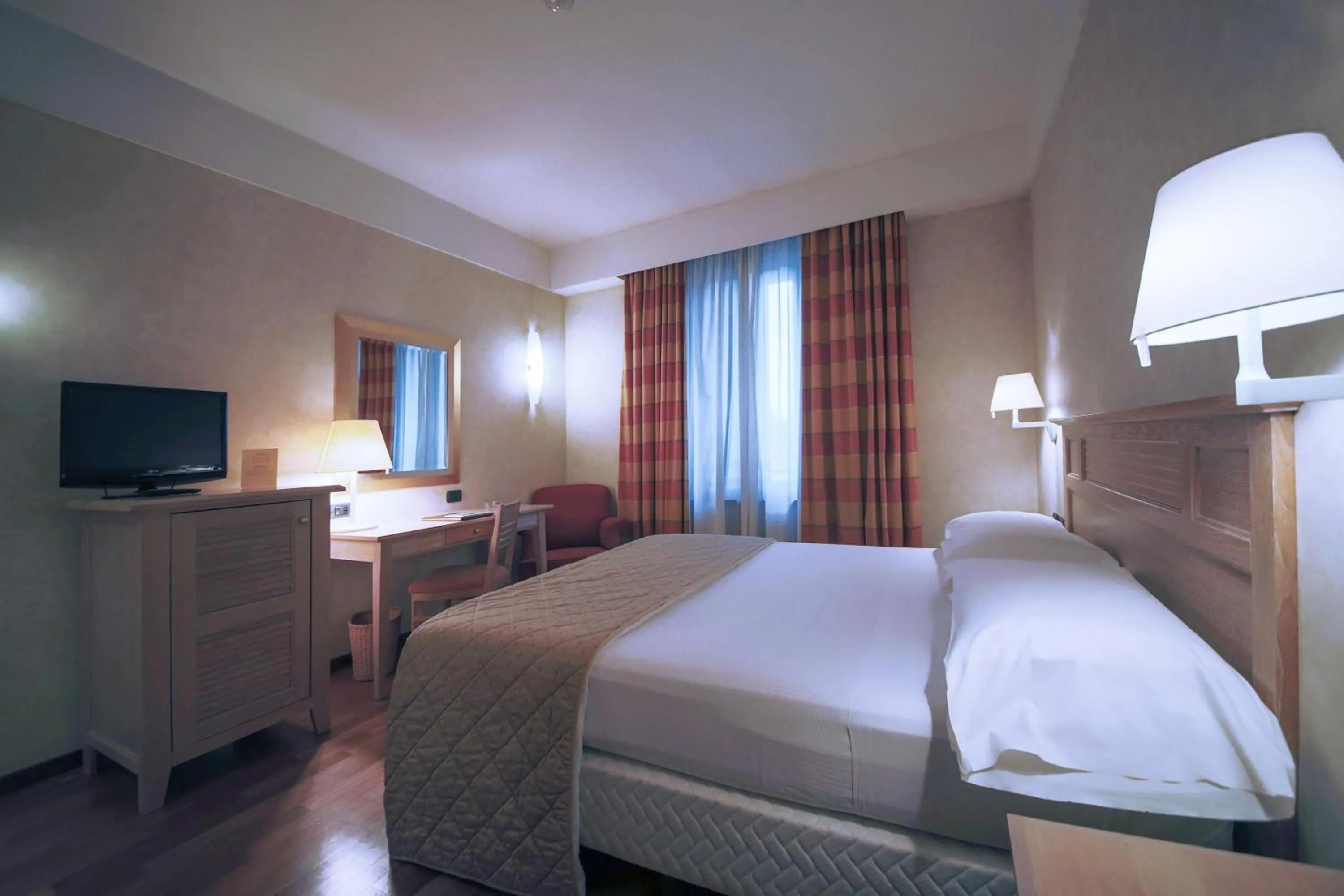 Bed in Monica Hotel Fiera