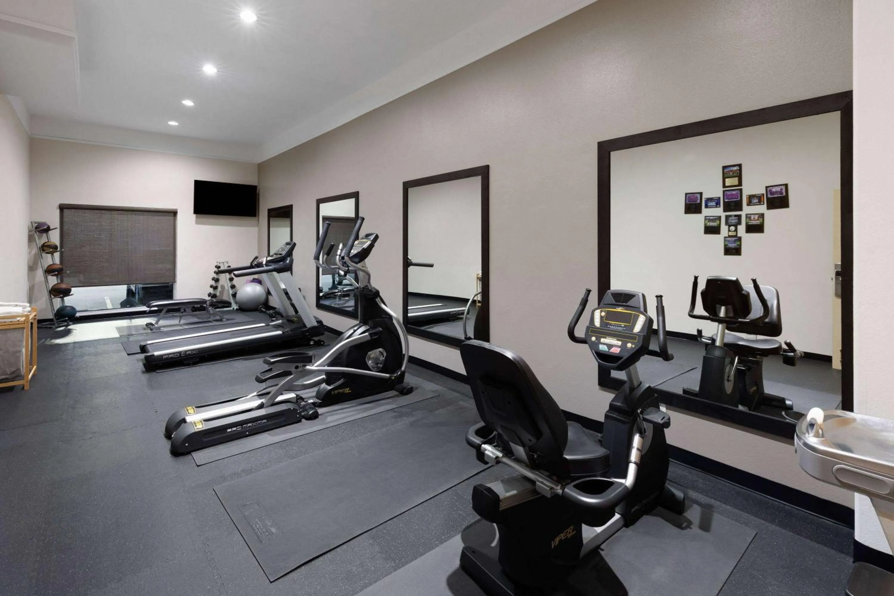 Fitness centre/facilities in La Quinta by Wyndham Deer Park