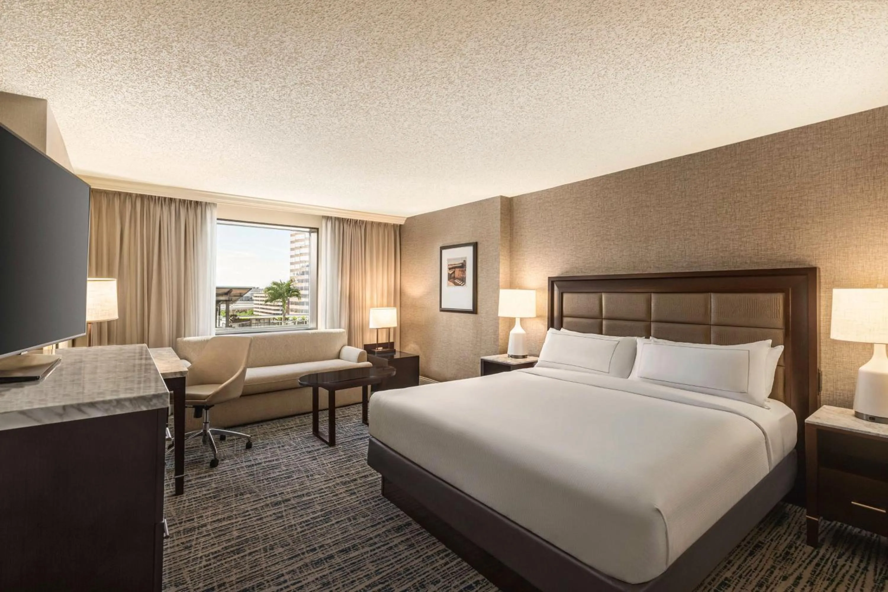 Bedroom, Bed in Hilton Tampa Downtown