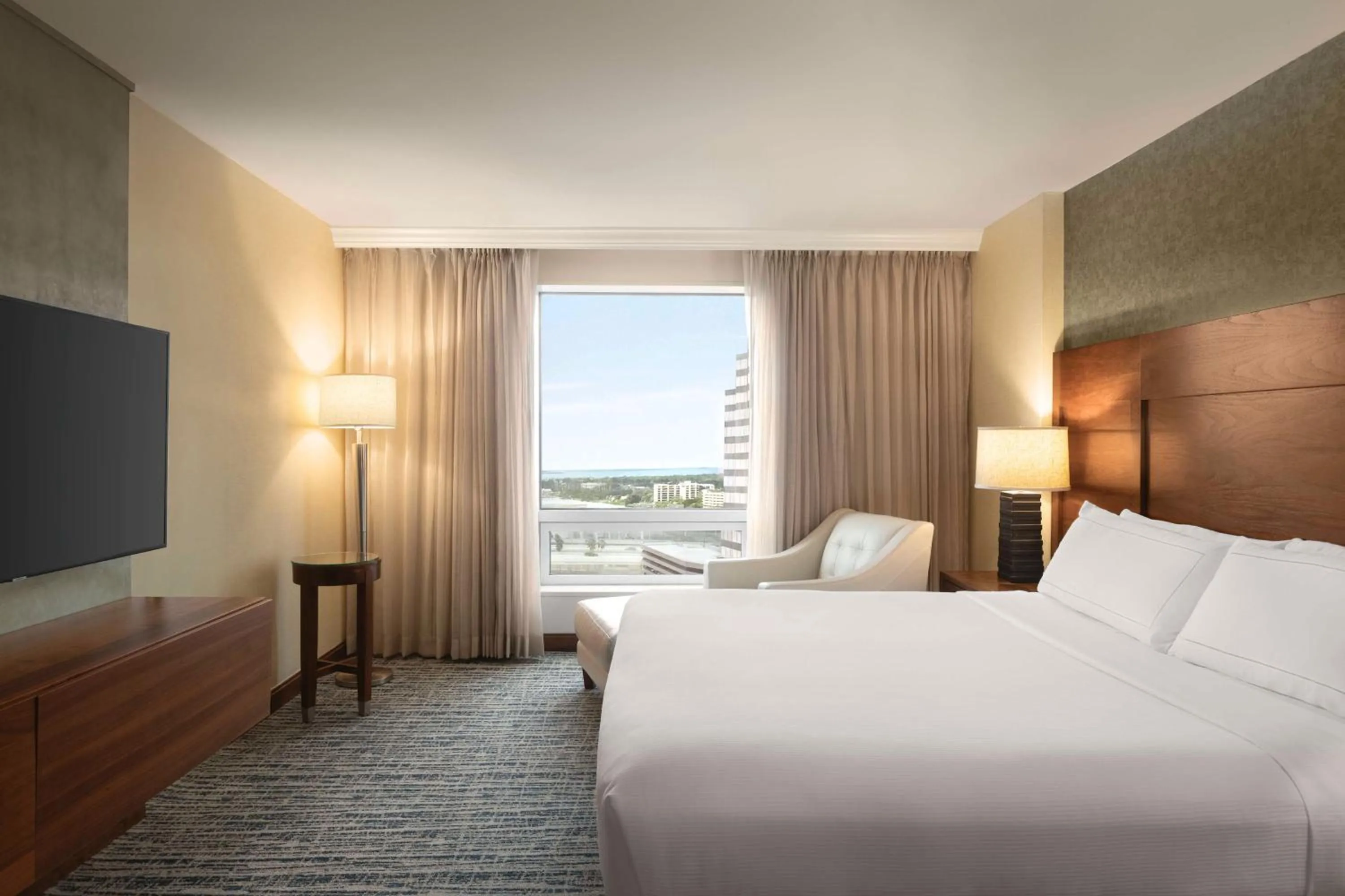 View (from property/room), Bed in Hilton Tampa Downtown