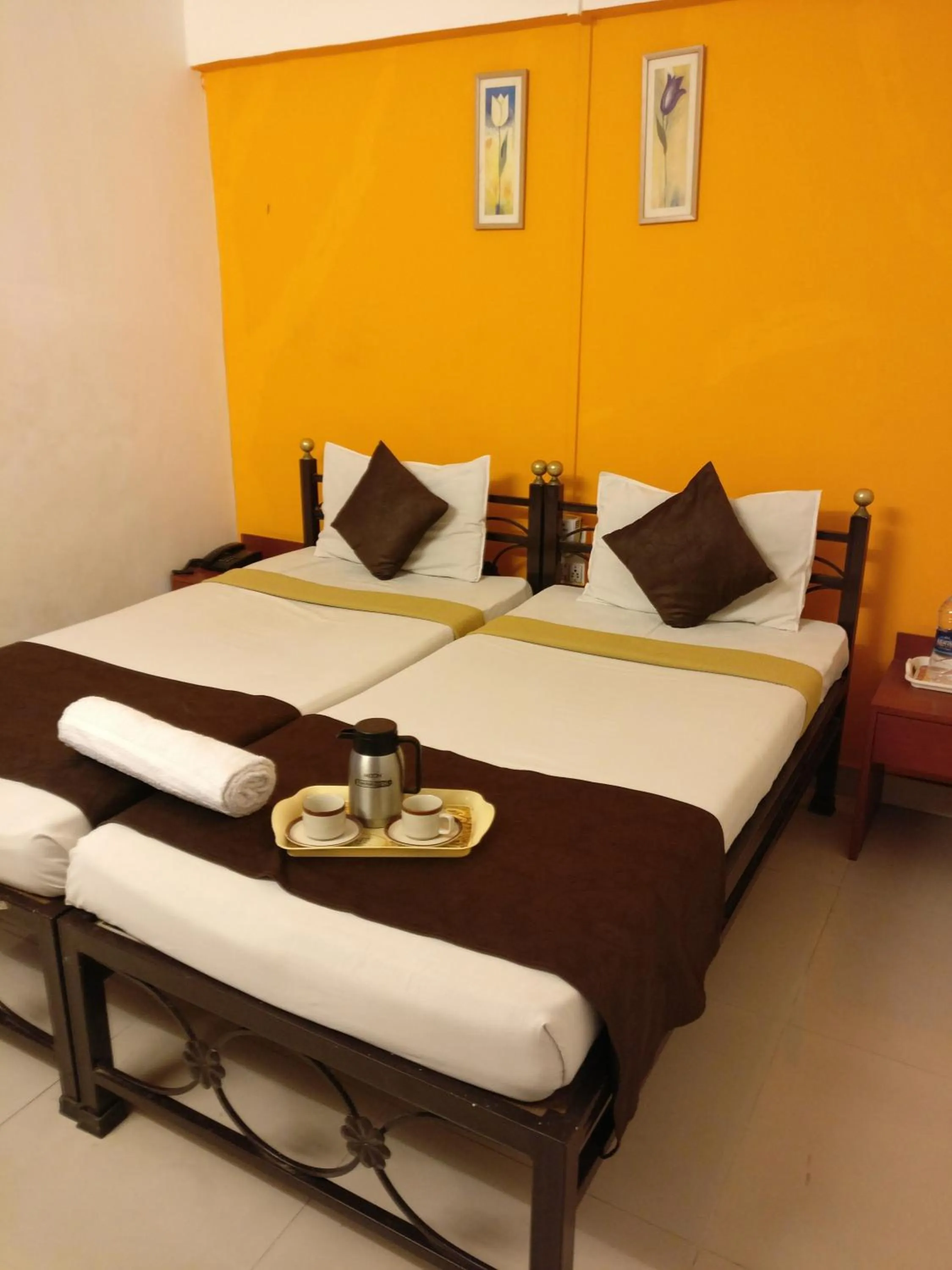 Bedroom, Bed in HMR Hotels - Hotel HMR Royal Inn