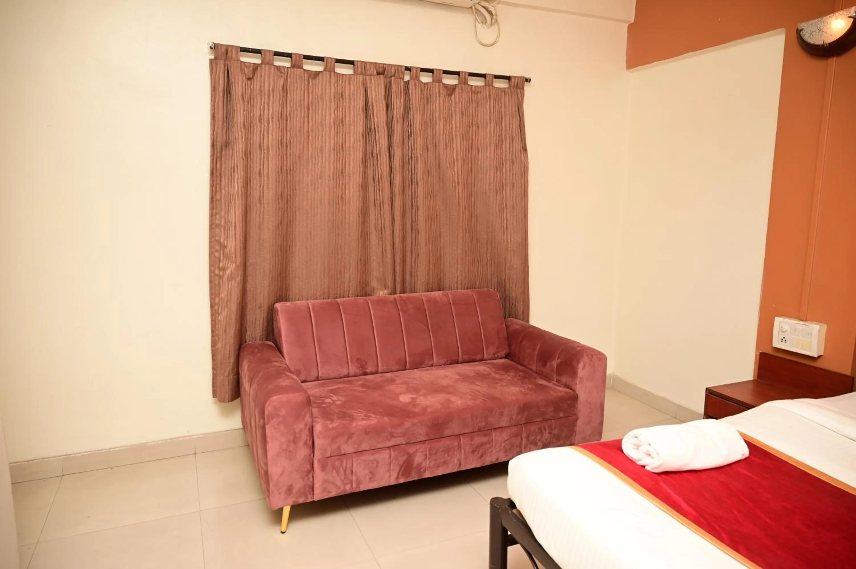 HMR Hotels - Hotel HMR Royal Inn