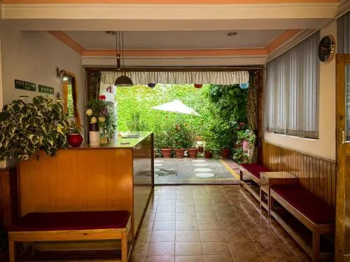 Hotel shaynam