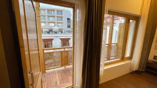 Hotel shaynam