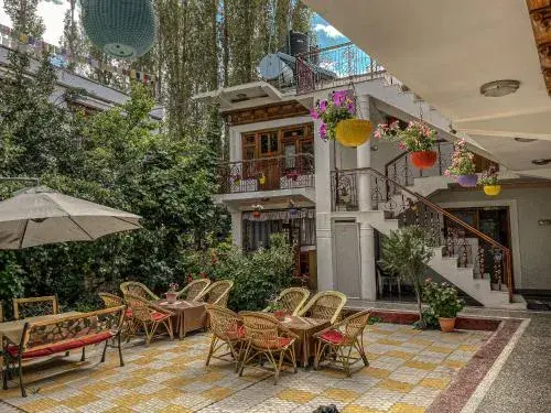 Hotel shaynam Hotel shaynam