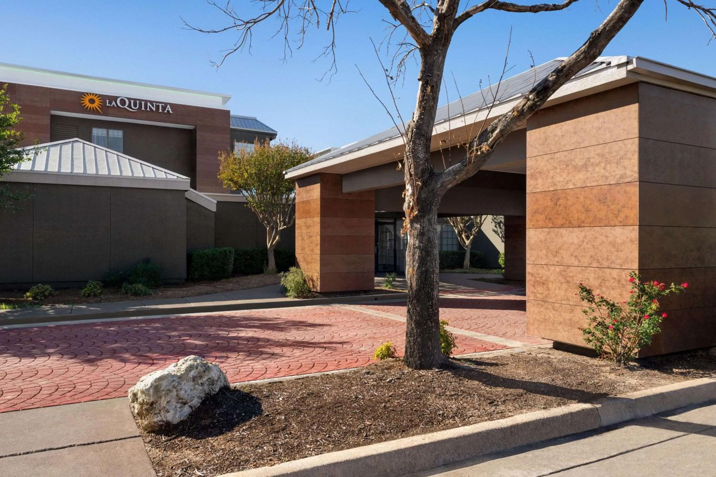 Property building in La Quinta by Wyndham Round Rock North