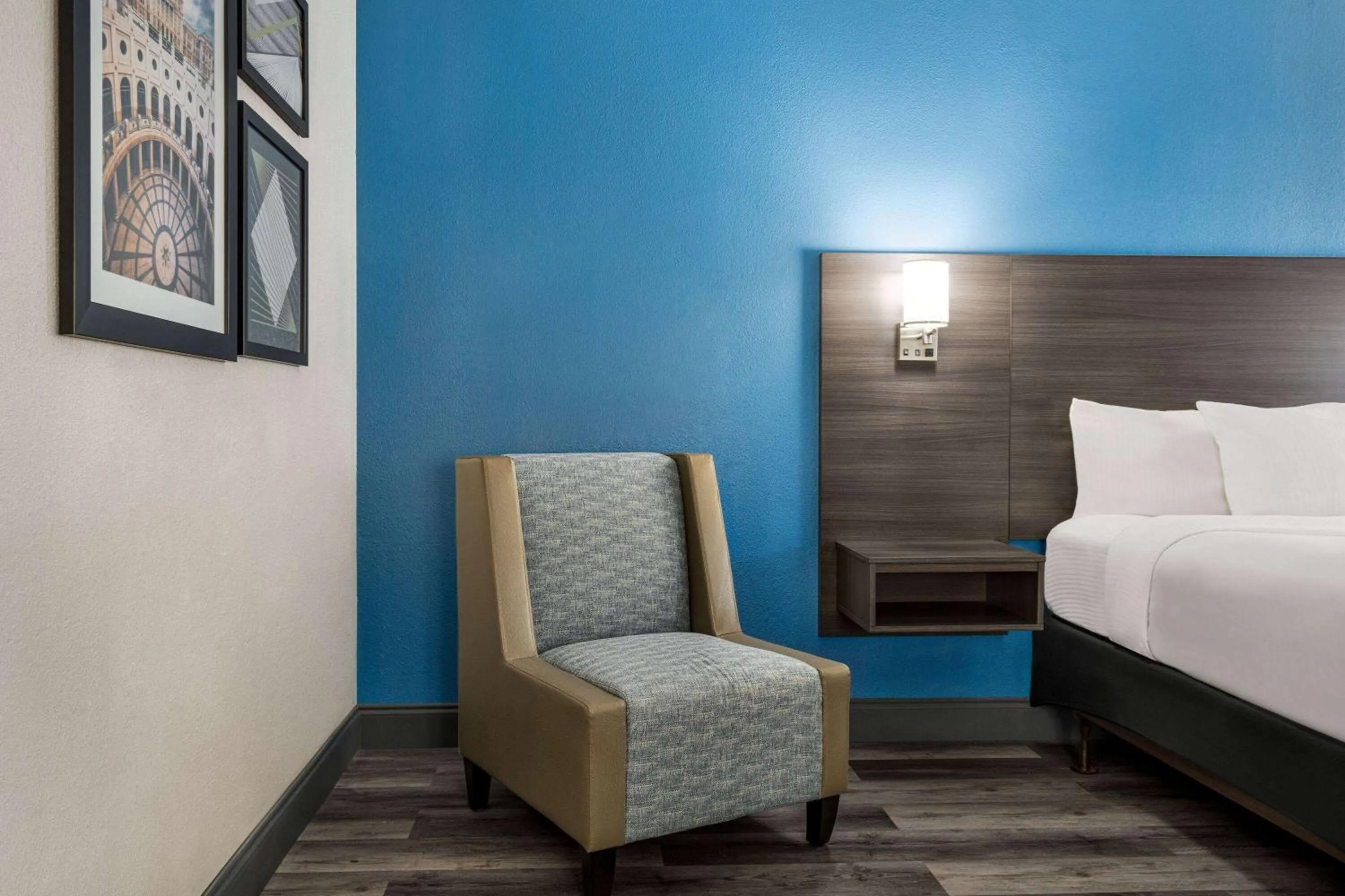 Photo of the whole room, Bed in La Quinta by Wyndham Round Rock North