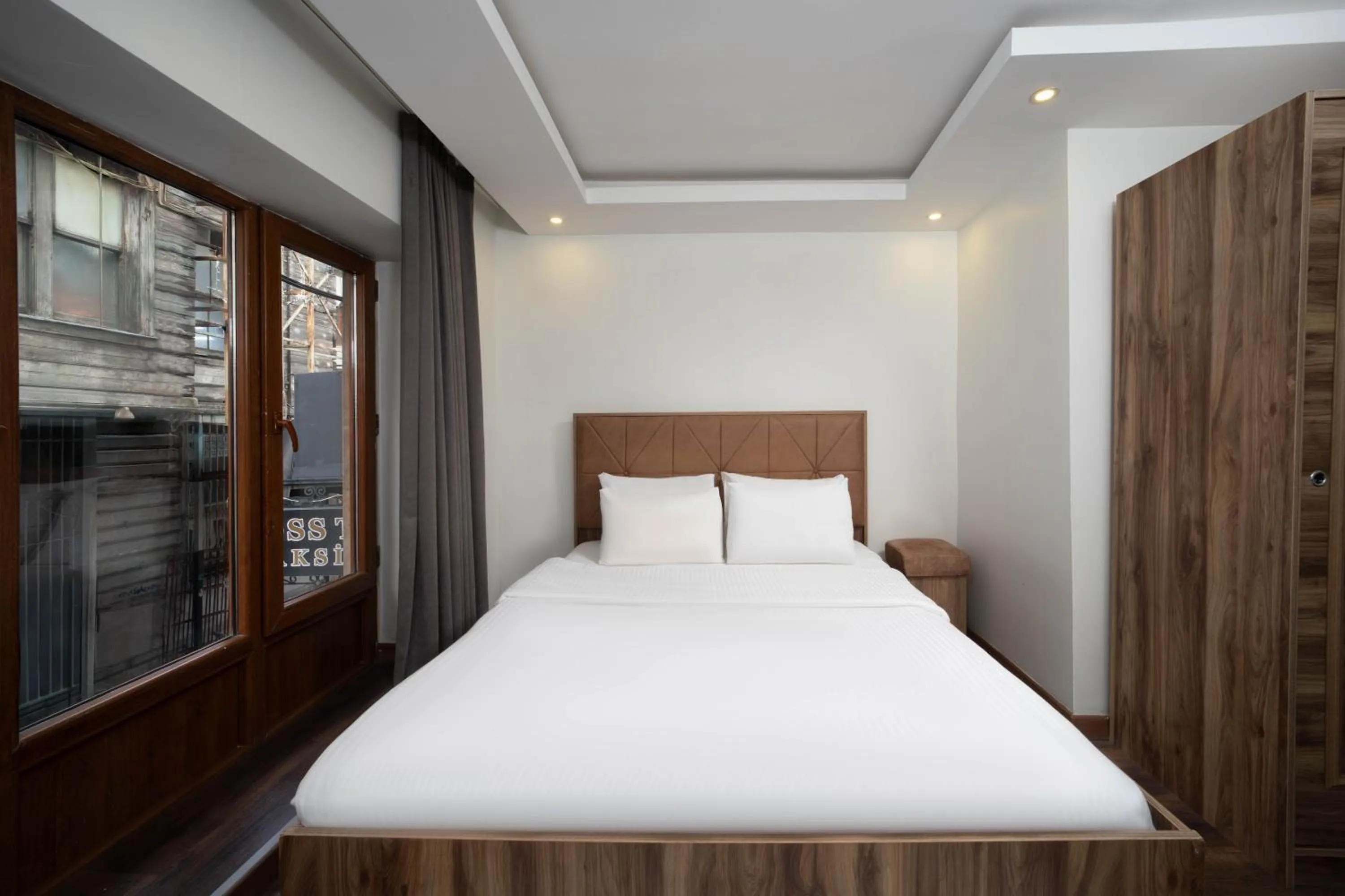 Photo of the whole room, Bed in Taksim Mood