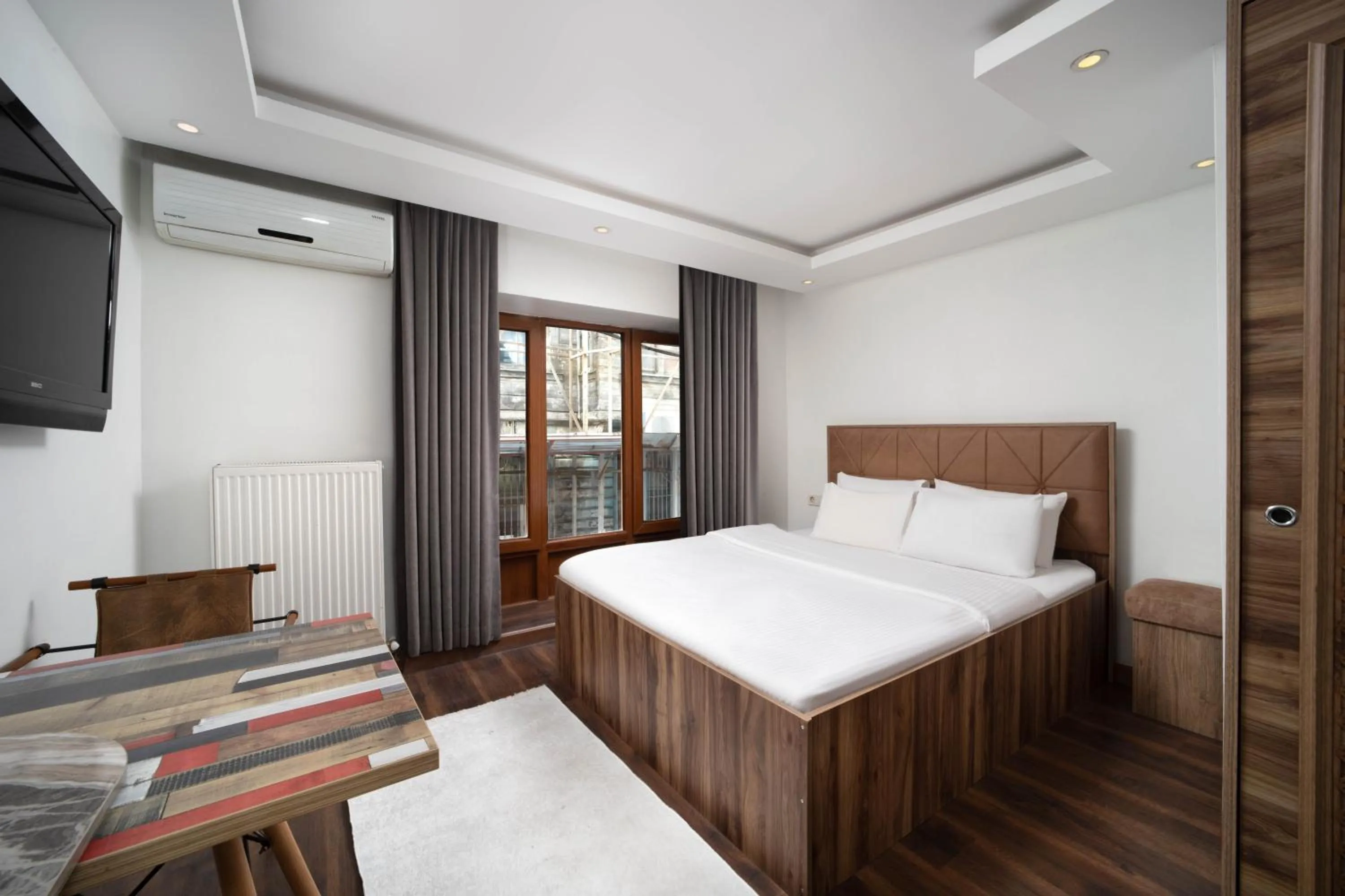 Photo of the whole room, Bed in Taksim Mood