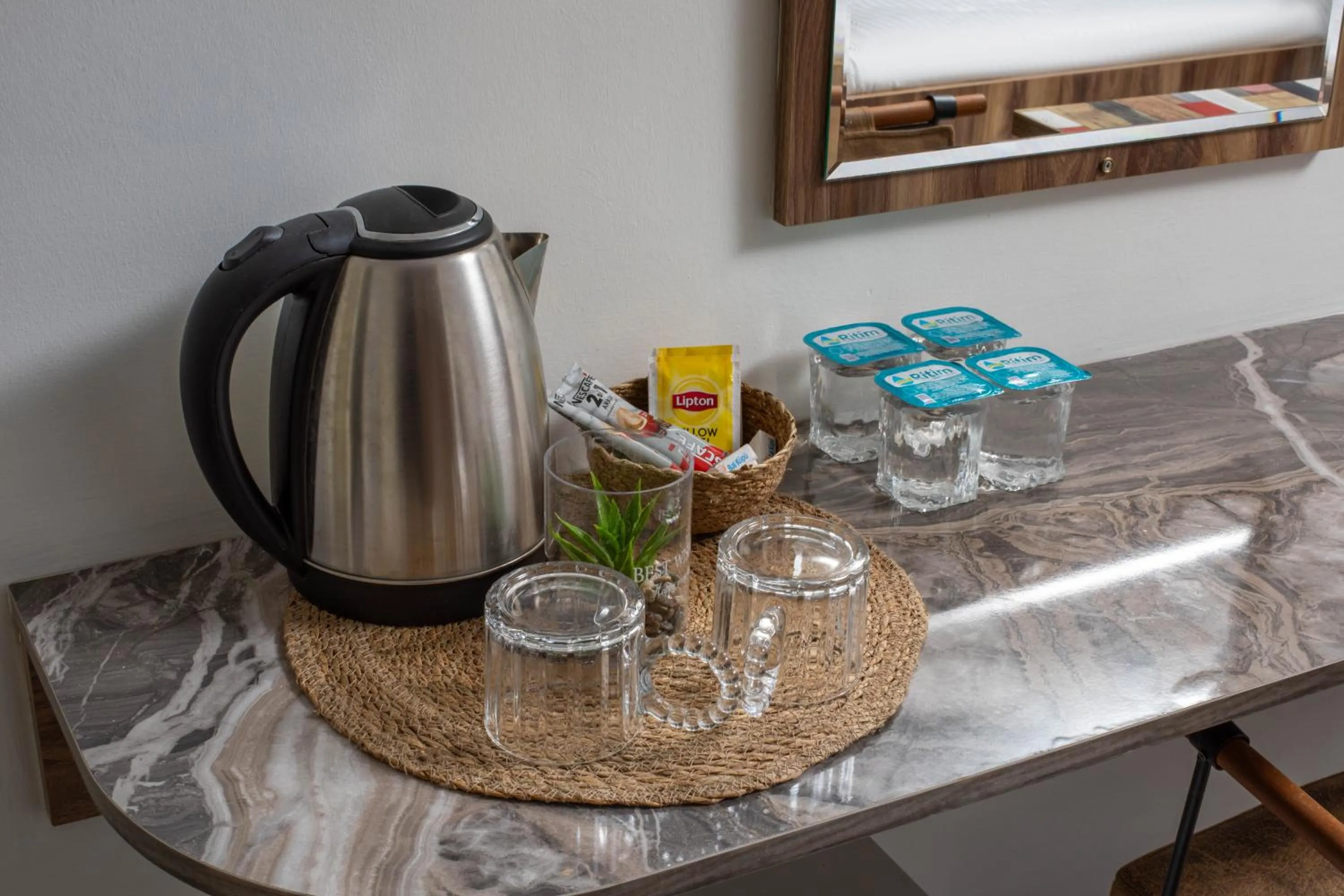 Coffee/tea facilities in Taksim Mood