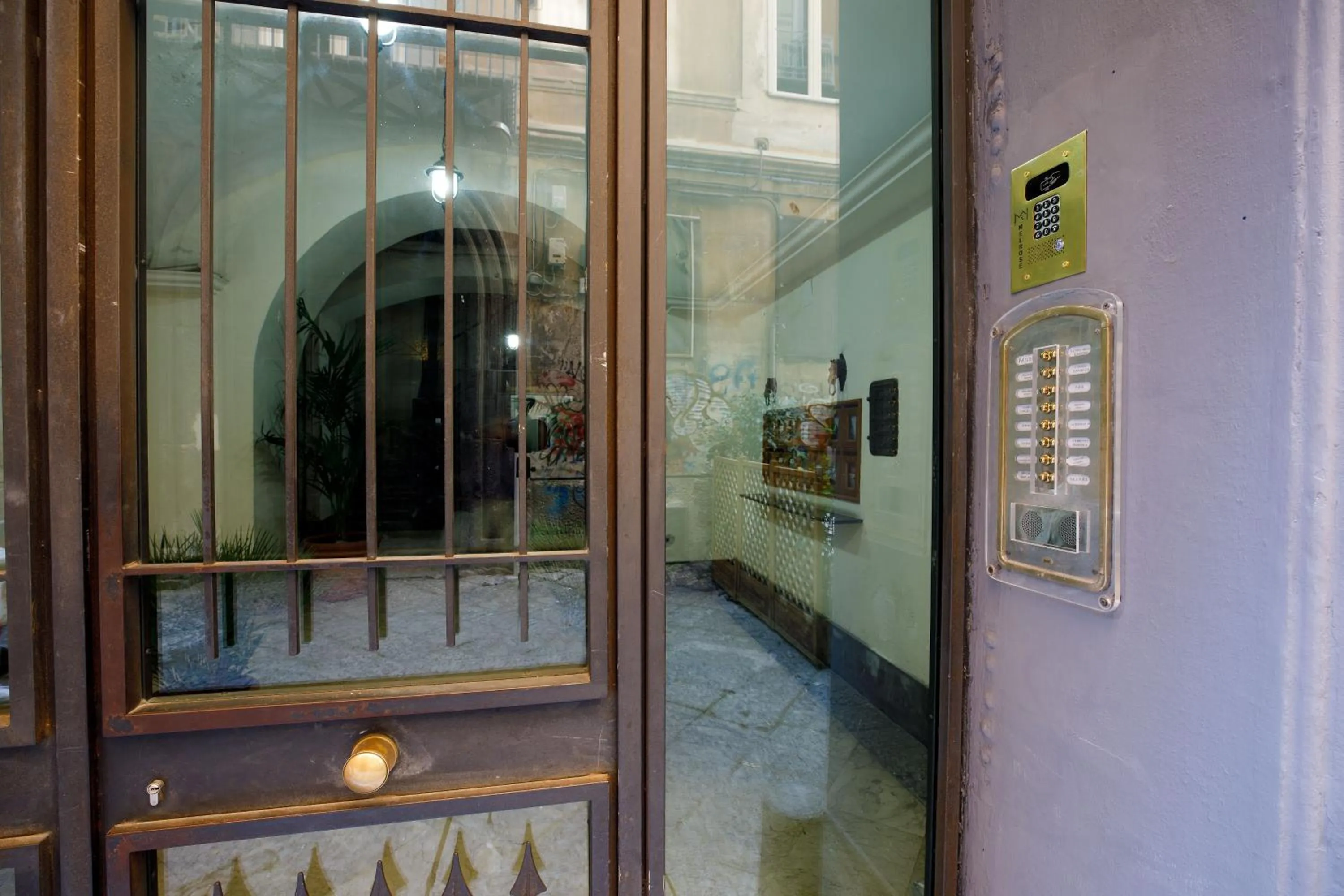 Property building in MelRose Napoli