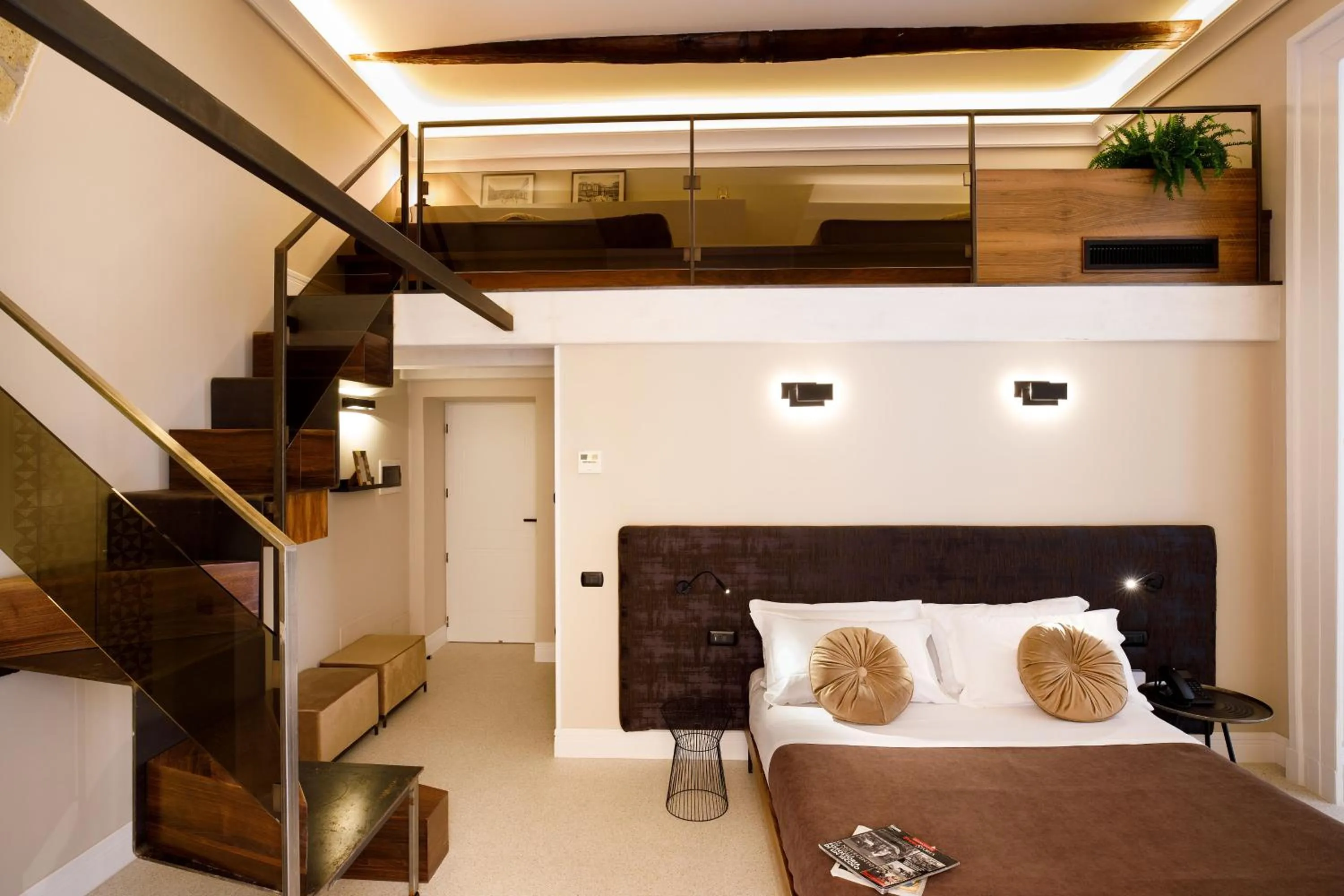 Photo of the whole room, Bed in MelRose Napoli