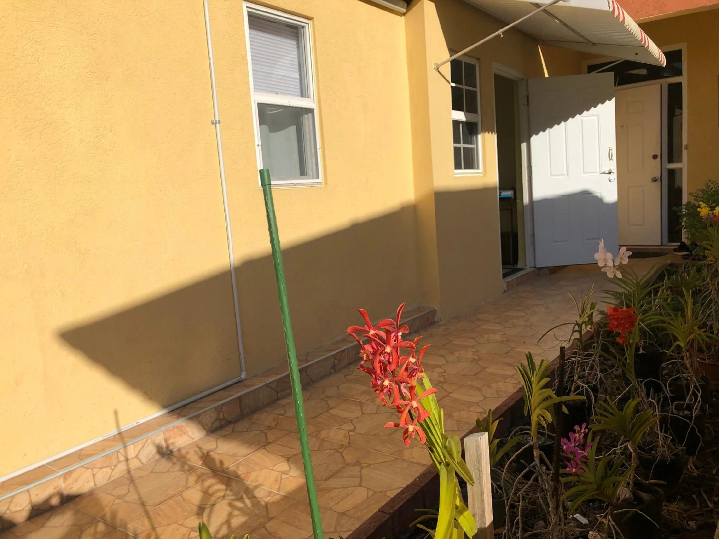 Facade/entrance in Brittany Manor Retreat