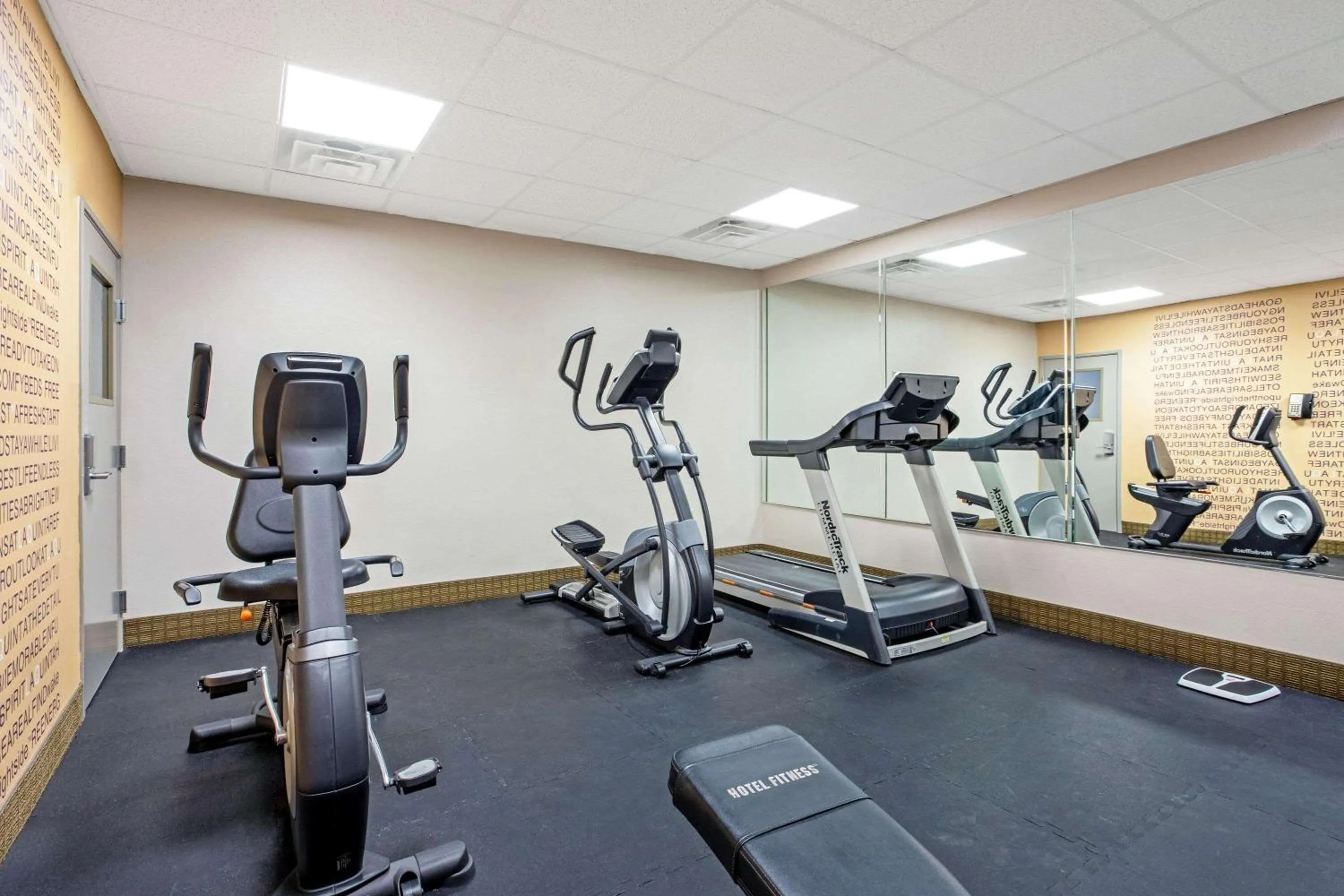 Fitness centre/facilities in La Quinta by Wyndham Fairfield TX