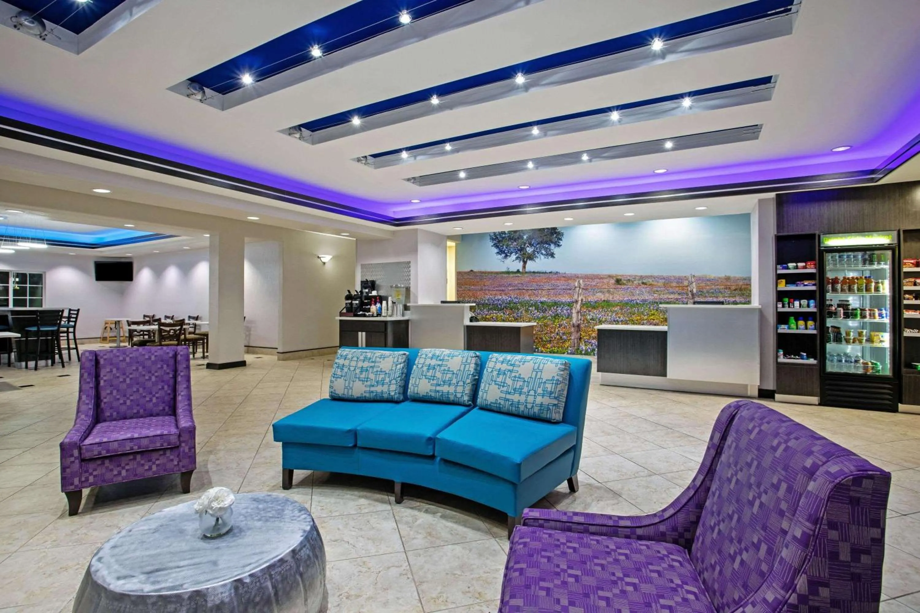 Lobby or reception in La Quinta by Wyndham Fairfield TX