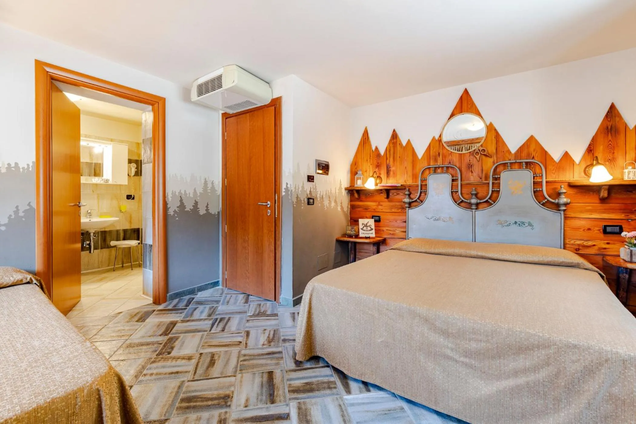 Bedroom, Bed in Hotel&Restaurant Armanac de Toubïe