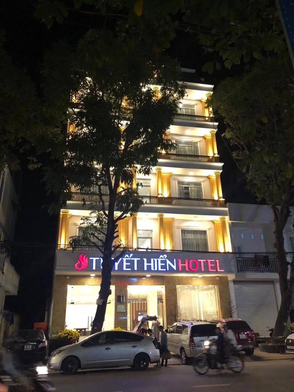 Property building in Khách sạn Tuyết Hiển