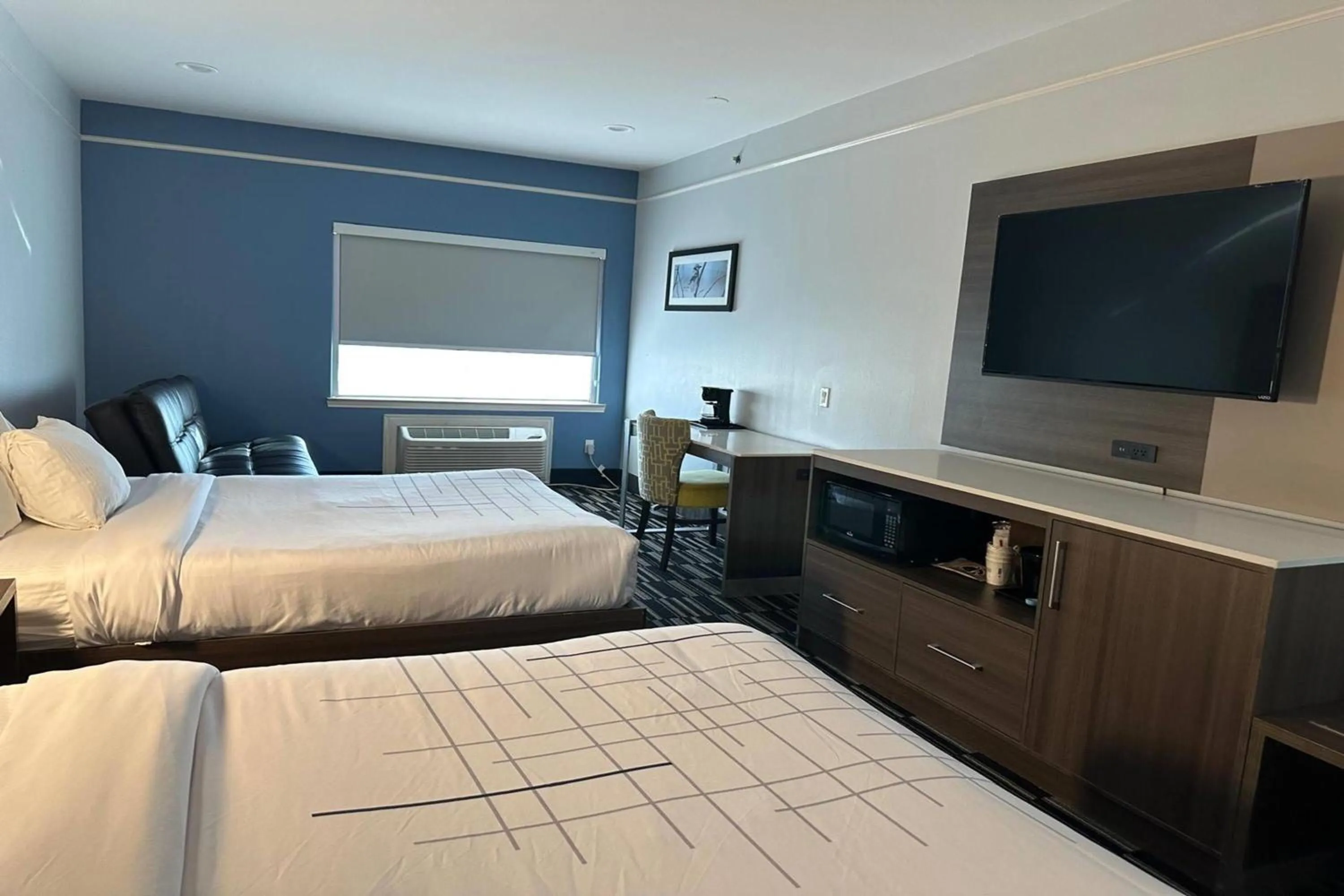 Photo of the whole room, Bed in La Quinta by Wyndham Alamo-McAllen East