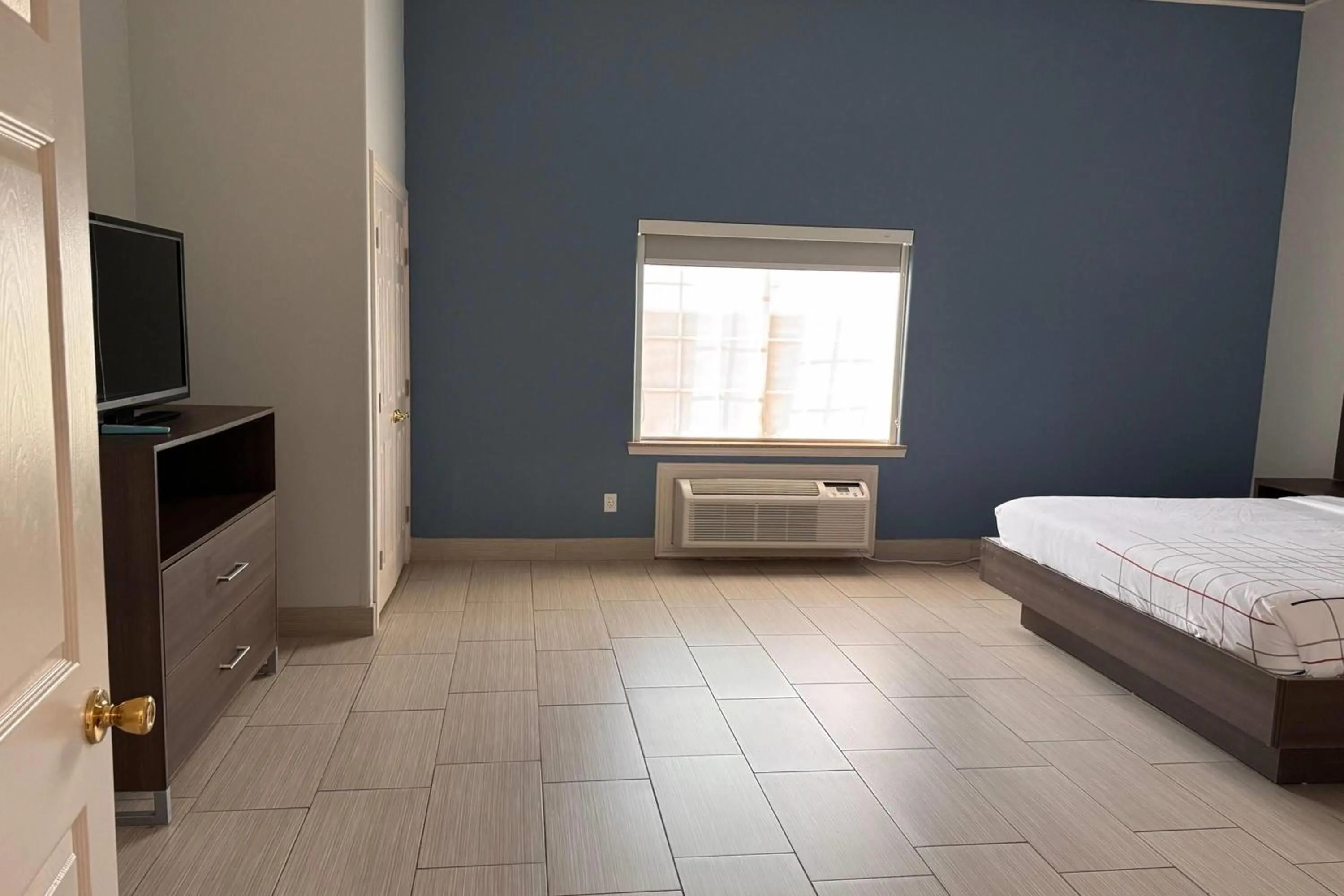 Photo of the whole room, Bed in La Quinta by Wyndham Alamo-McAllen East