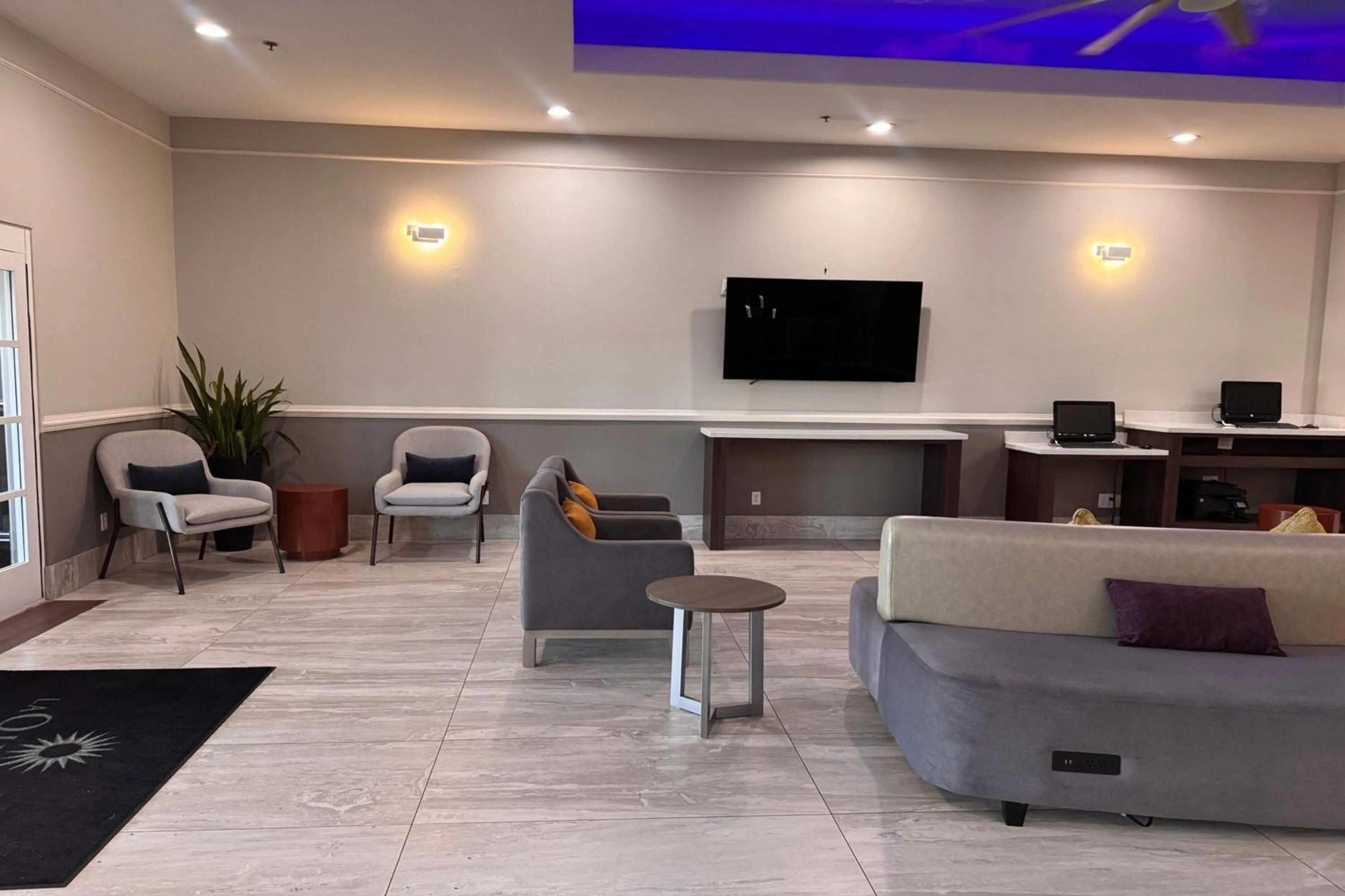 Lobby or reception in La Quinta by Wyndham Alamo-McAllen East