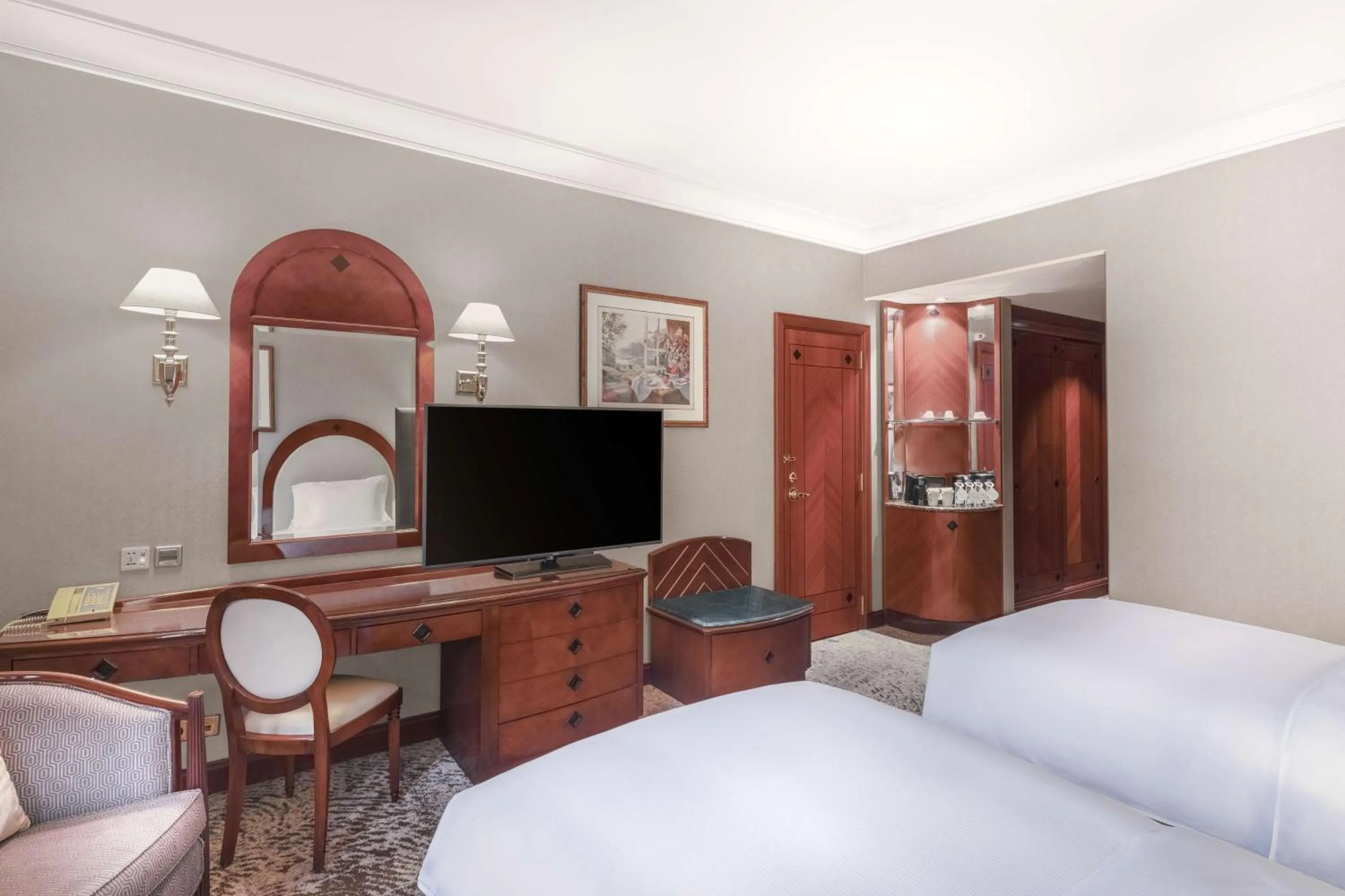 Bedroom, Bed in Madinah Hilton Hotel