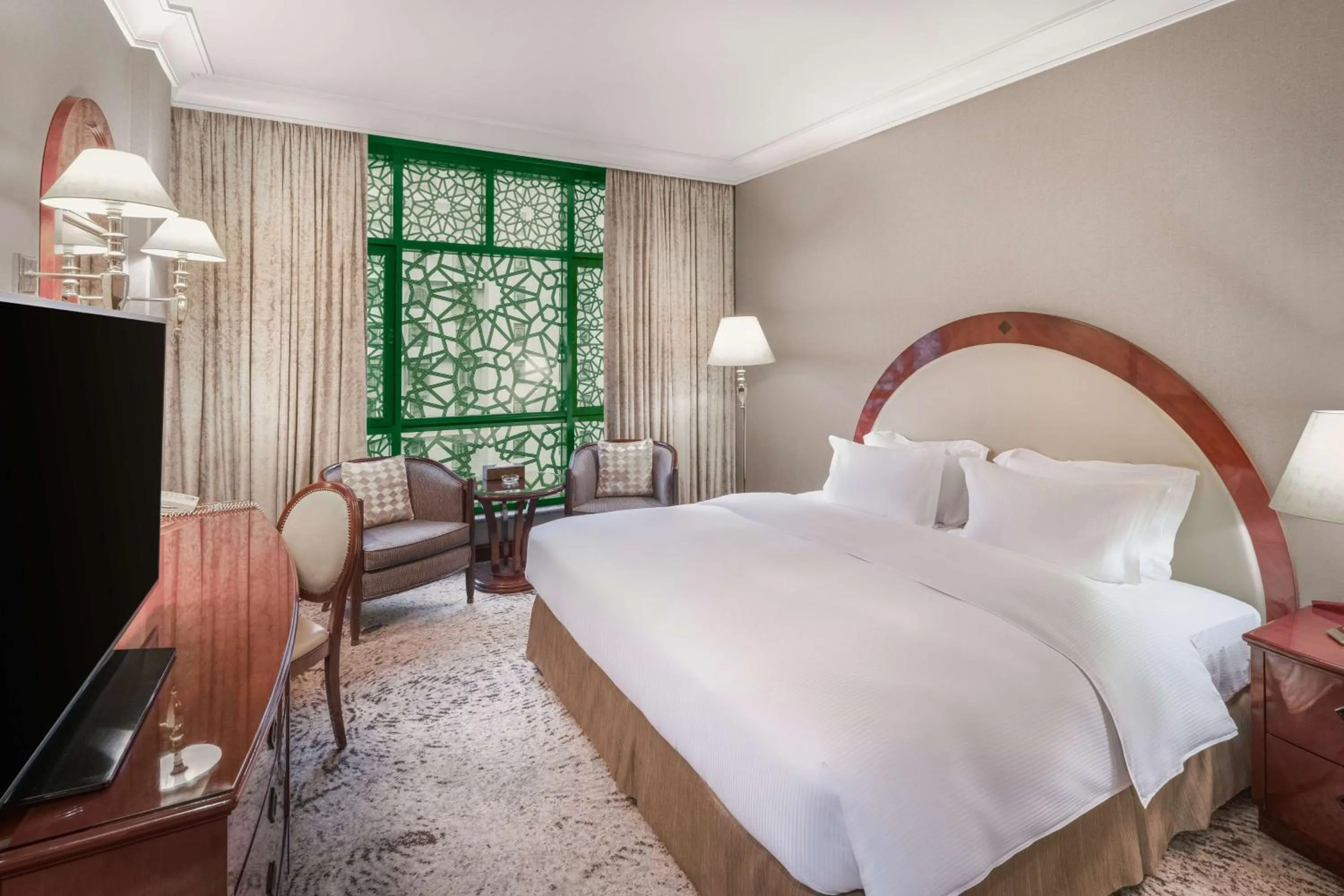 Bedroom, Bed in Madinah Hilton Hotel