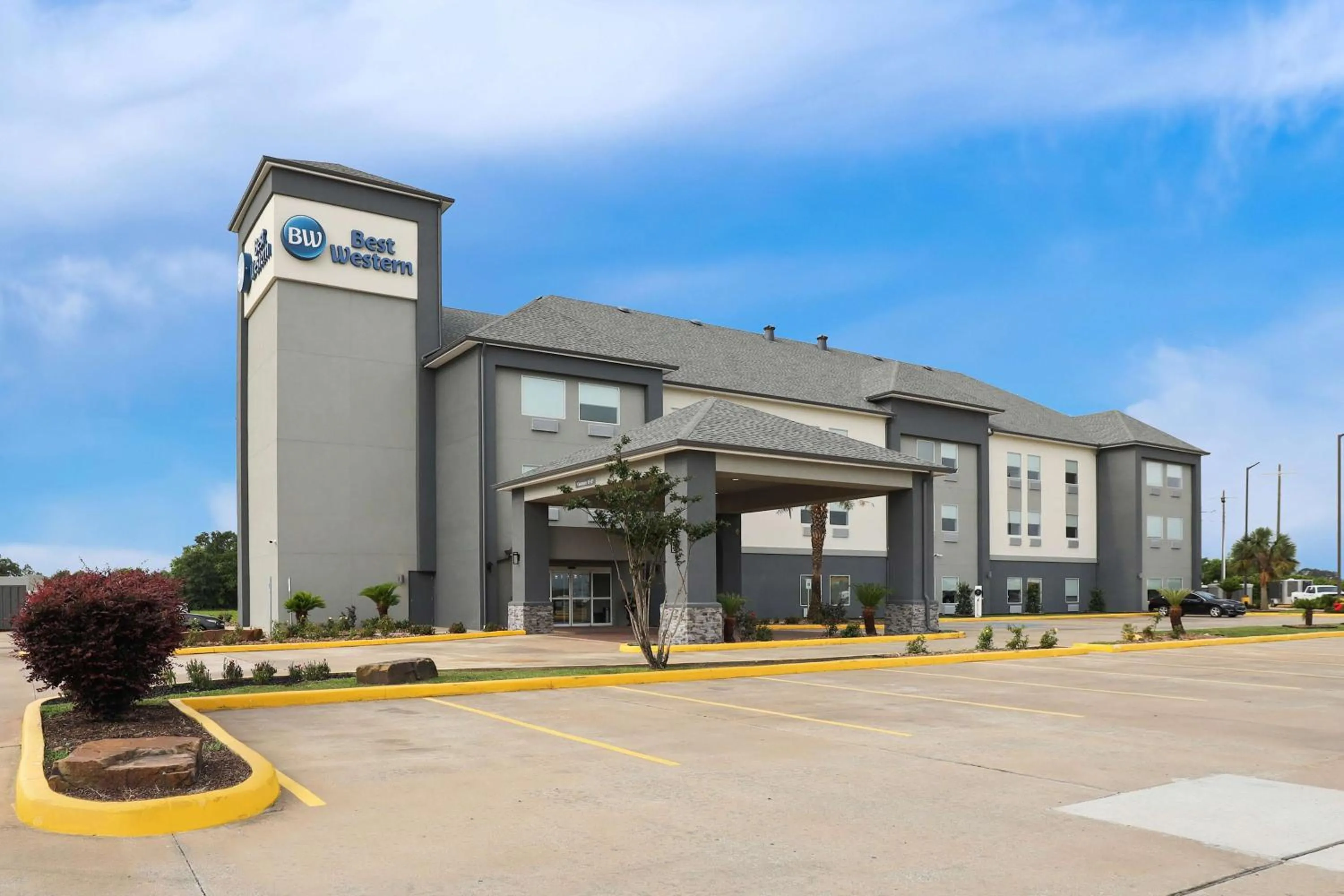 Property building in Best Western Iowa - Lake Charles East