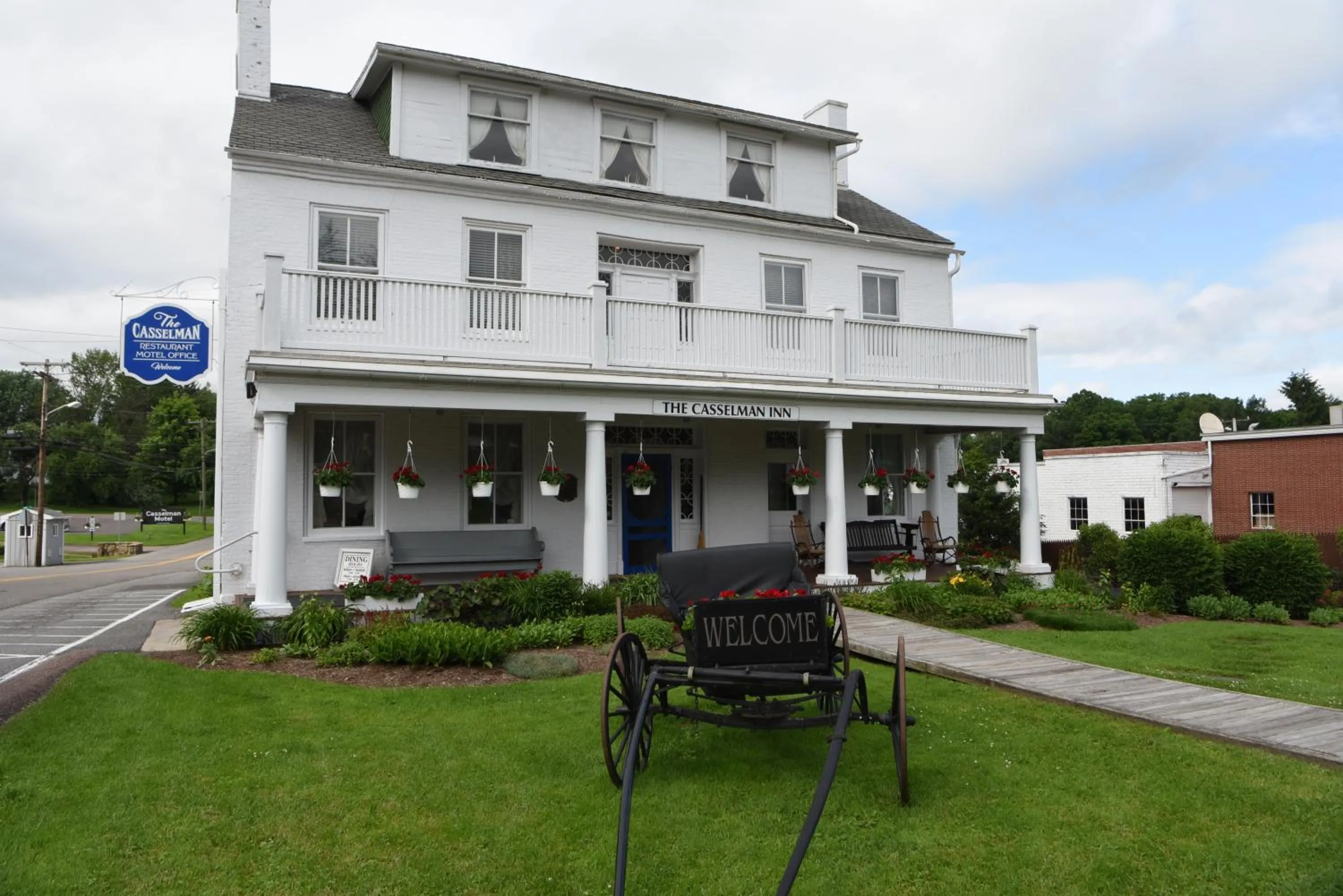 Property building in Casselman Inn