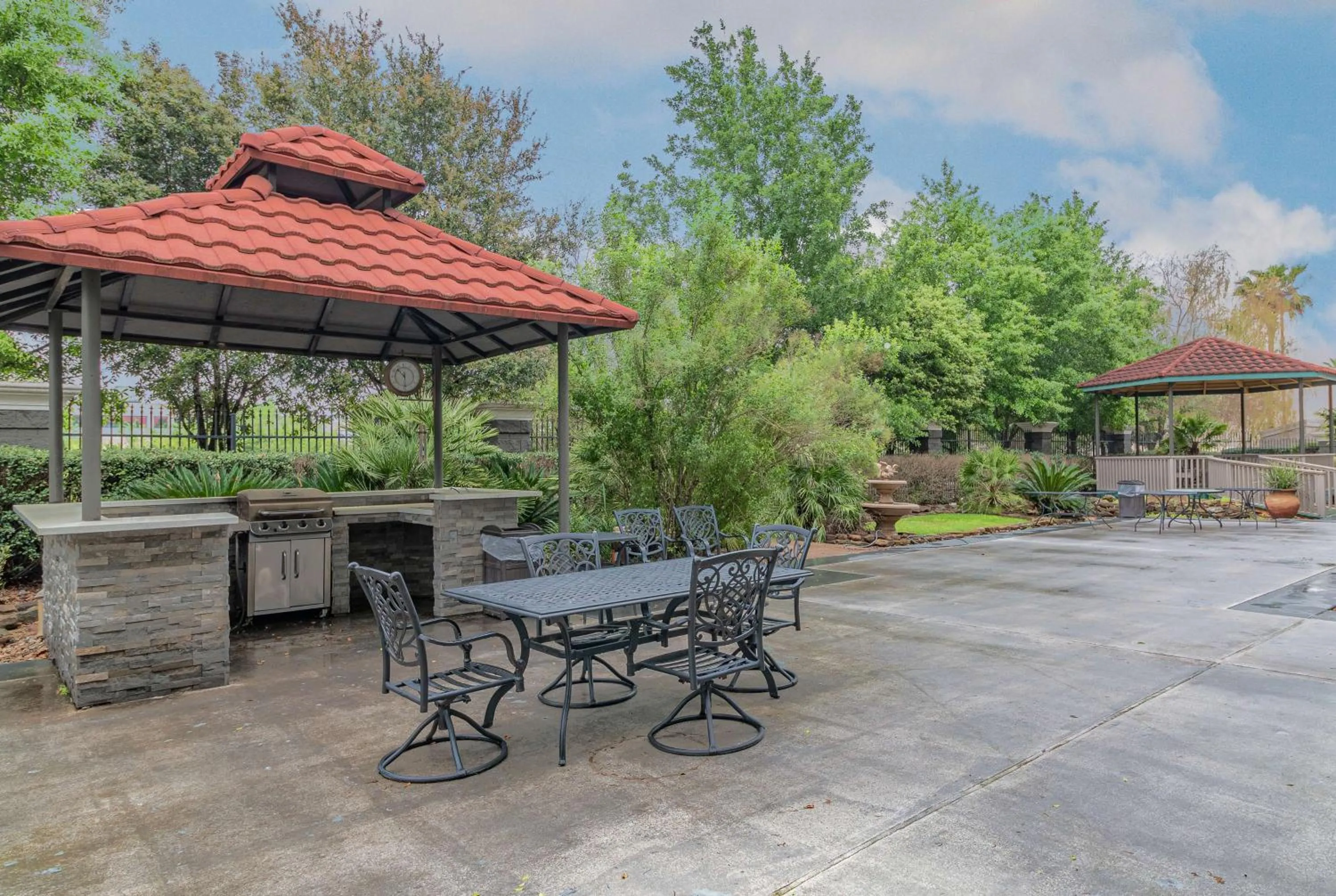 BBQ facilities in La Quinta by Wyndham Tomball