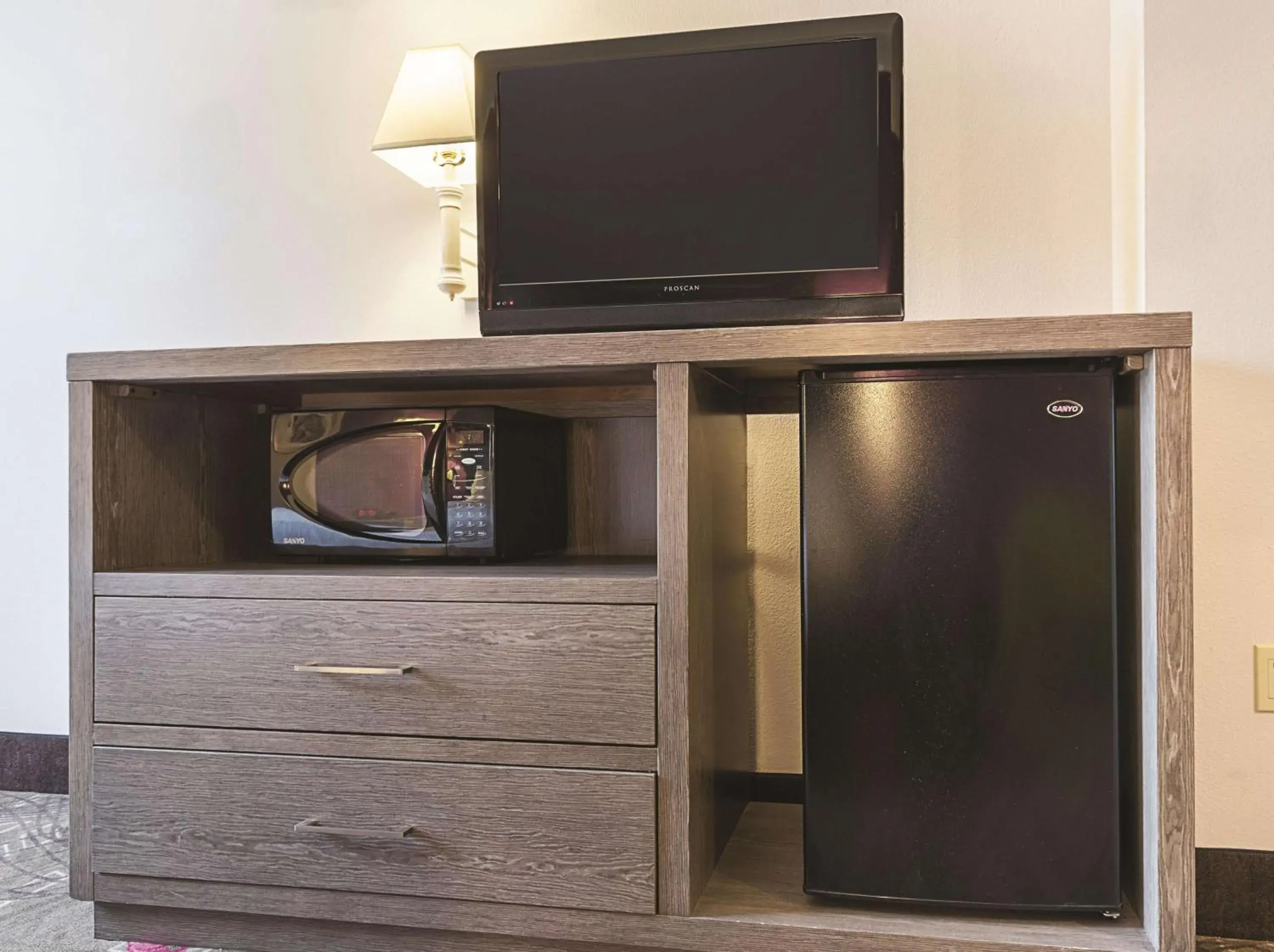 King Room - Disability Access in Kemah Edgewater Hotel, SureStay Collection by Best Western King Room - Disability Access in Kemah Edgewater Hotel, SureStay Collection by Best Western