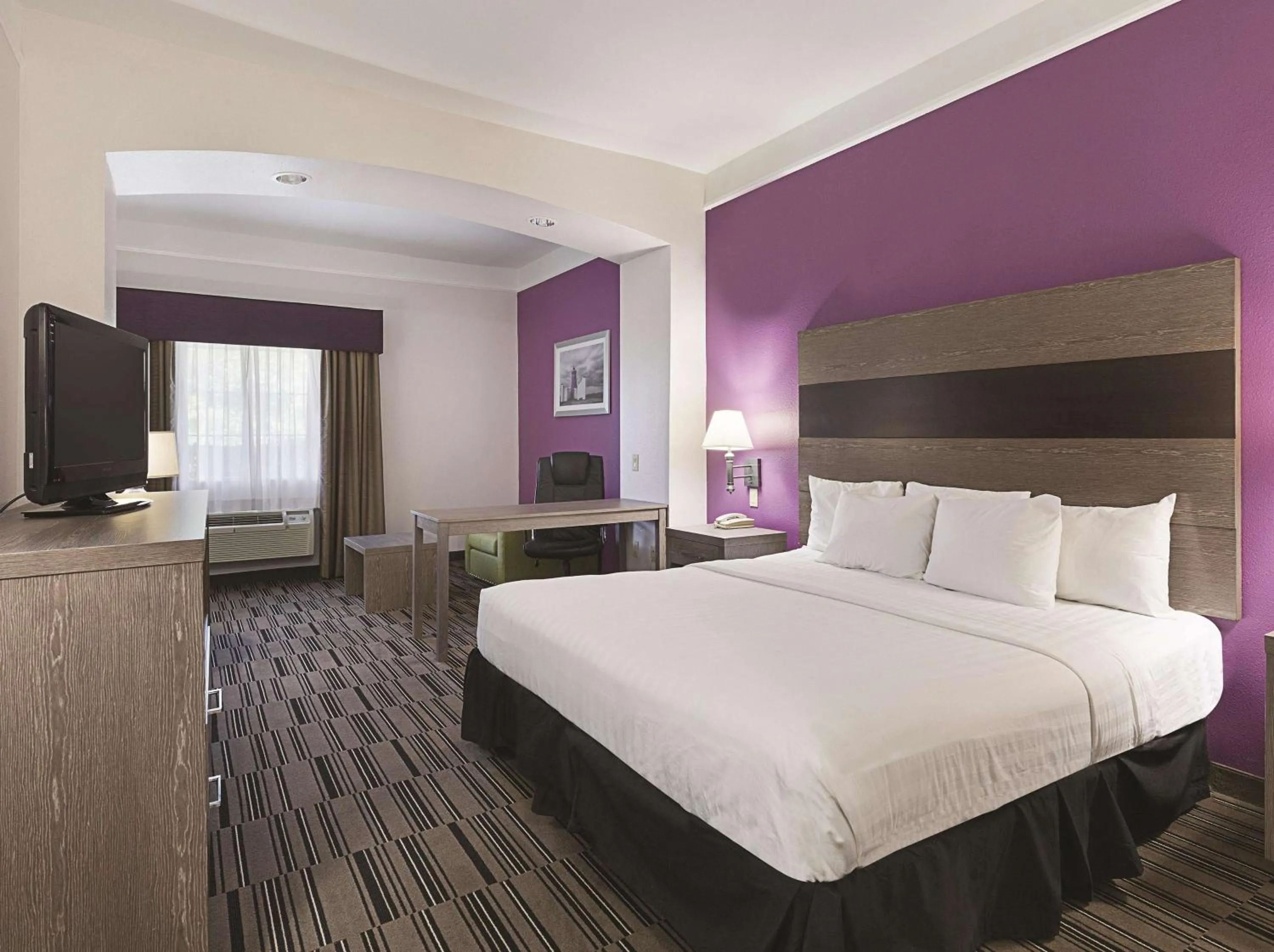 Executive King Room in Kemah Edgewater Hotel, SureStay Collection by Best Western