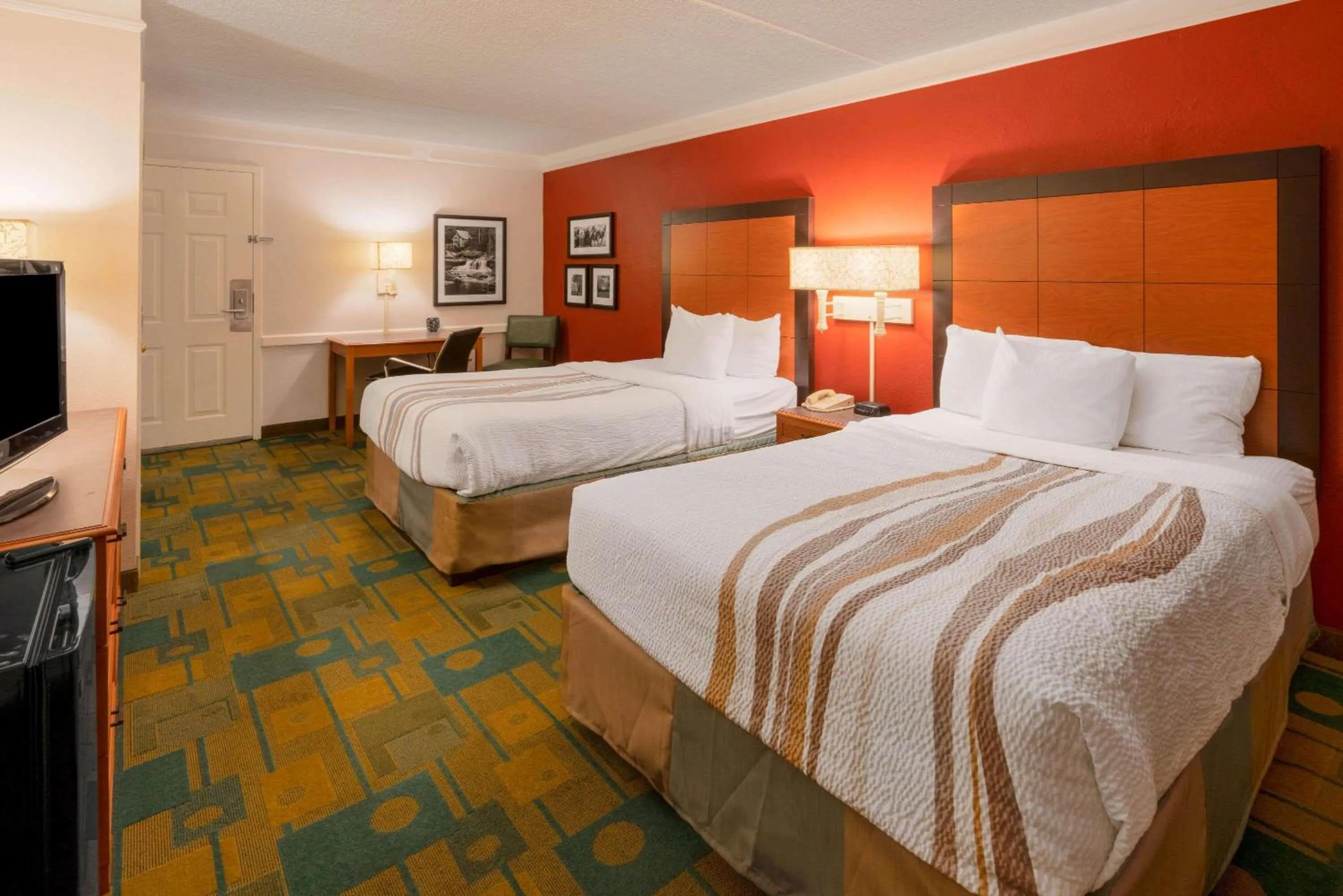 Photo of the whole room, Bed in La Quinta Inn by Wyndham Cheyenne