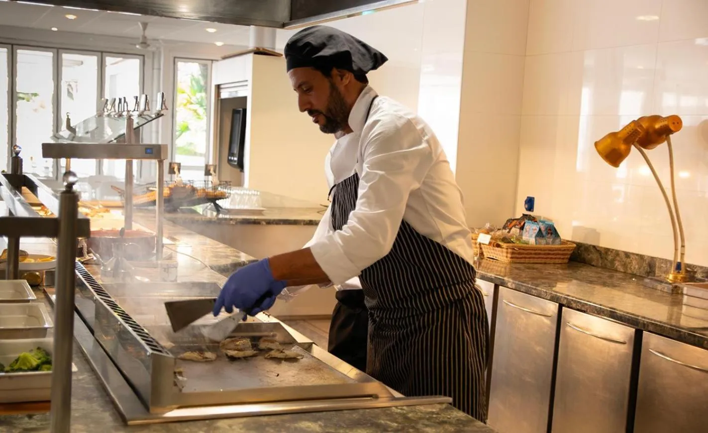 Restaurant/places to eat in BLUESEA Club Martha's