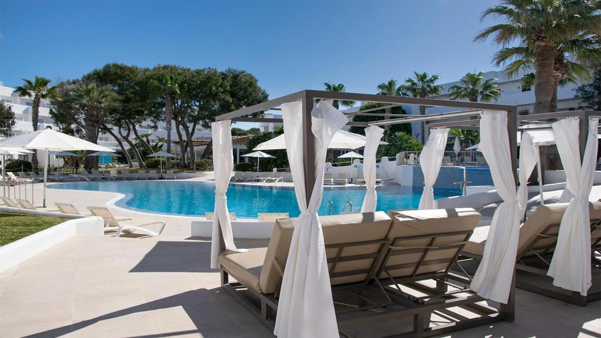 Swimming pool in BLUESEA Club Martha's