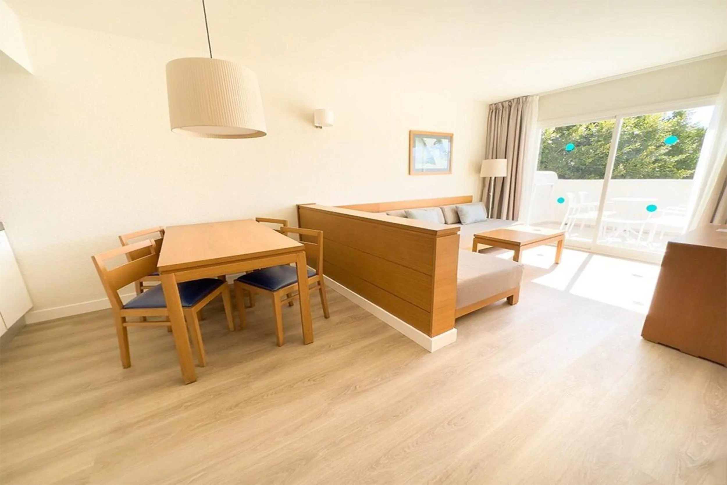 Photo of the whole room in BLUESEA Club Martha's