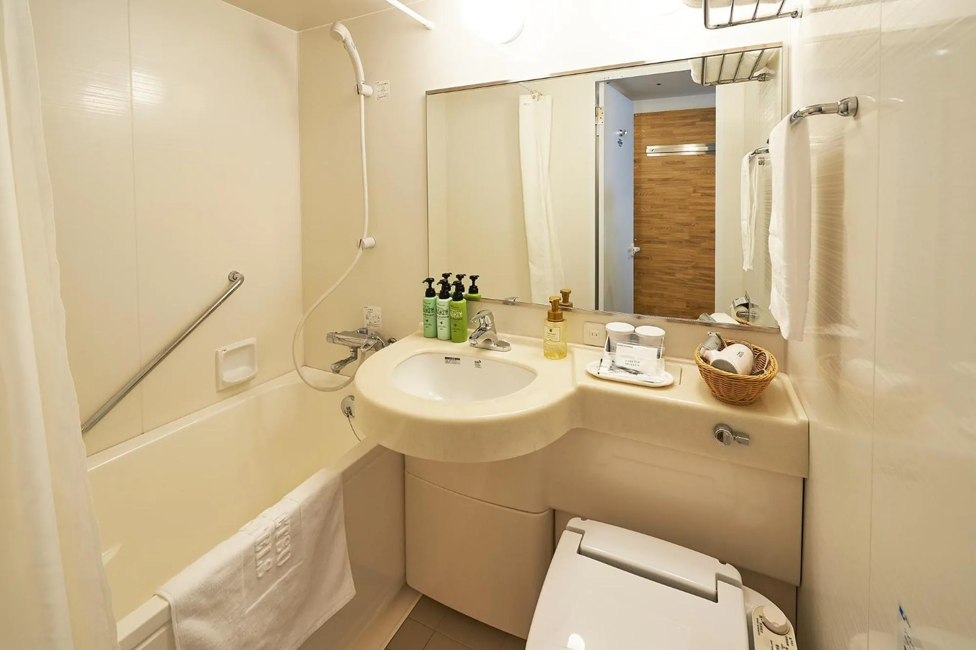 Photo of the whole room in Sotetsu Fresa Inn Nagano-Zenkojiguchi