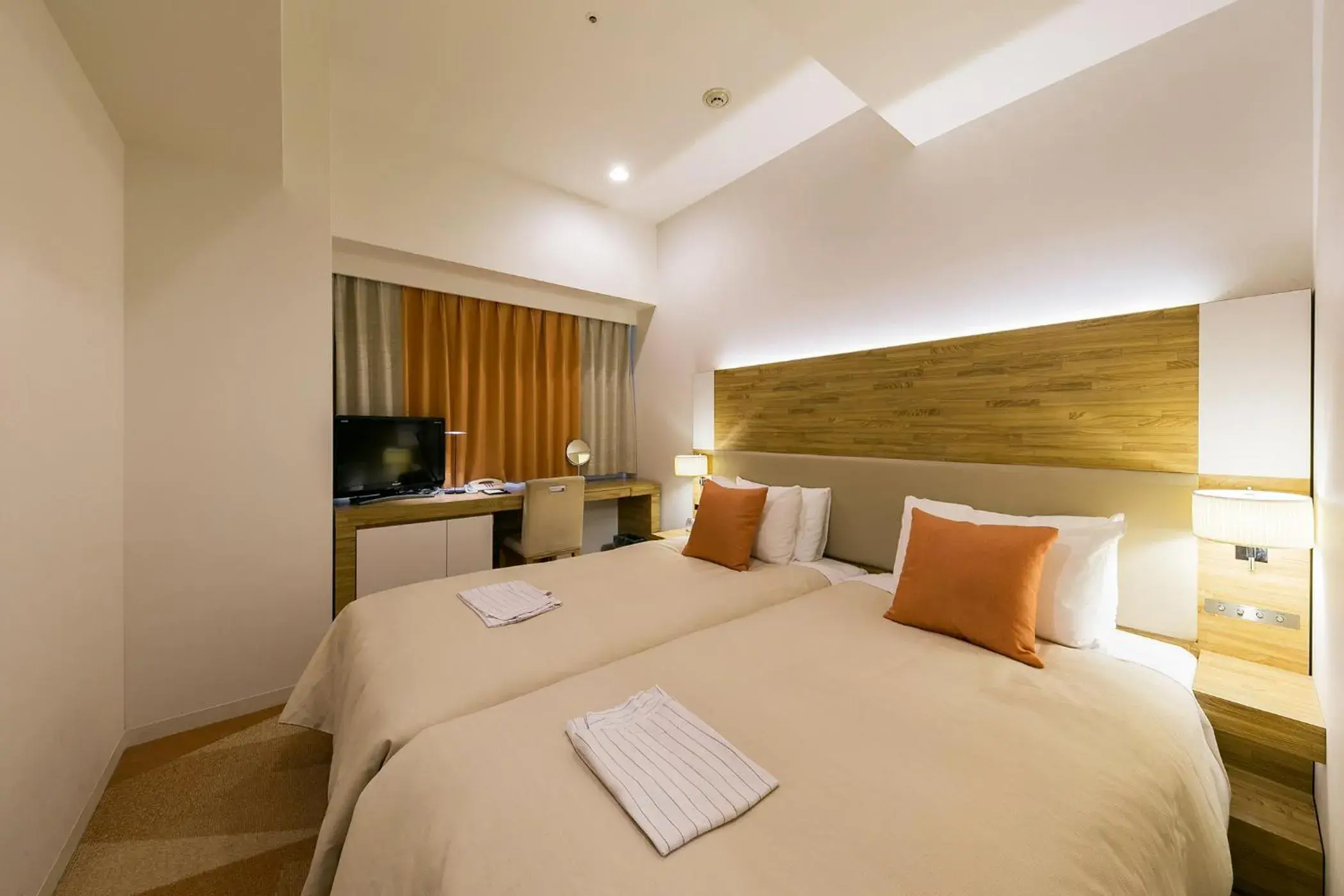 Twin Room - Non-Smoking in Sotetsu Fresa Inn Nagano-Zenkojiguchi Twin Room - Non-Smoking in Sotetsu Fresa Inn Nagano-Zenkojiguchi