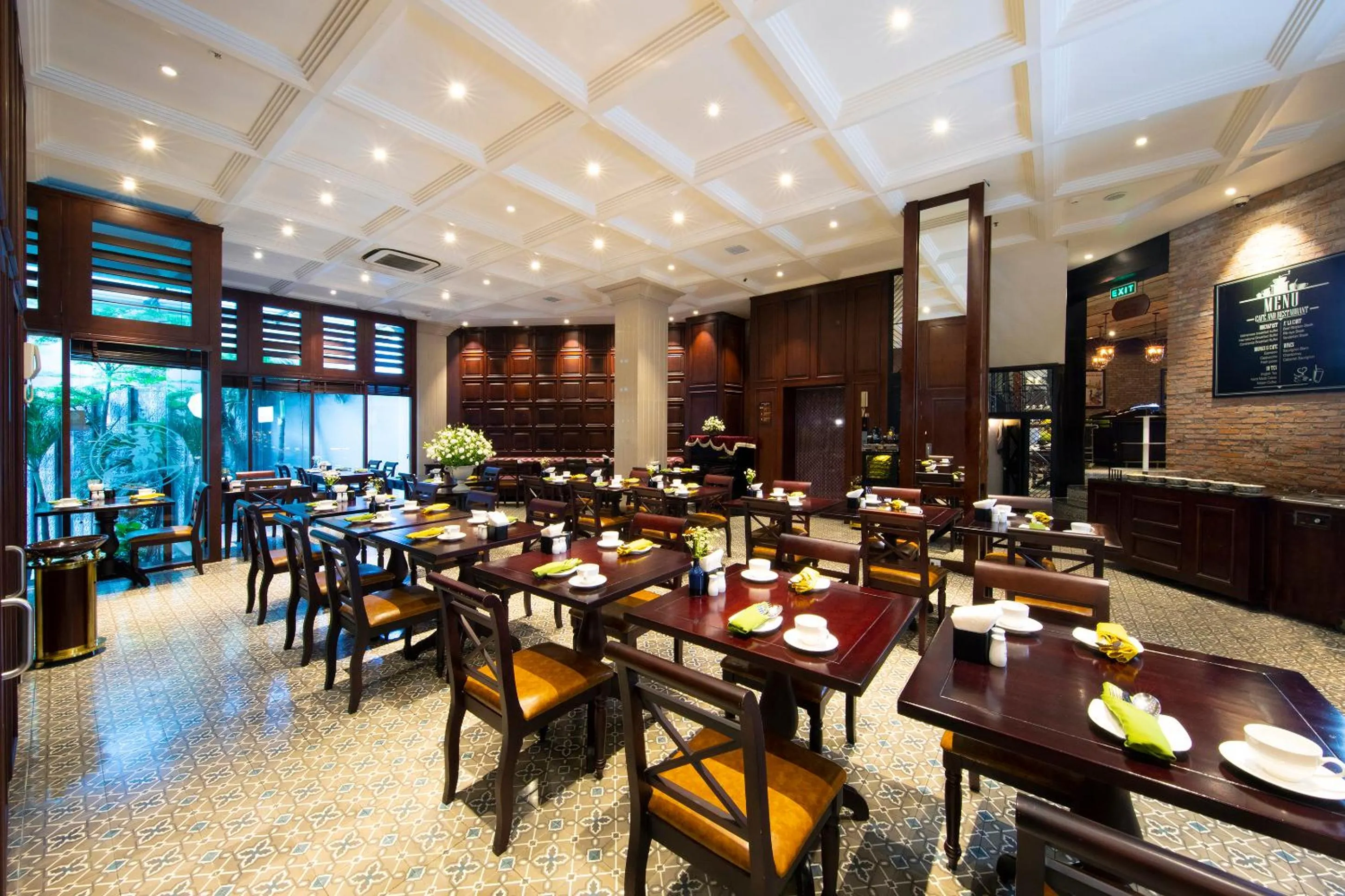 Restaurant/places to eat in Alagon Saigon Hotel & Spa