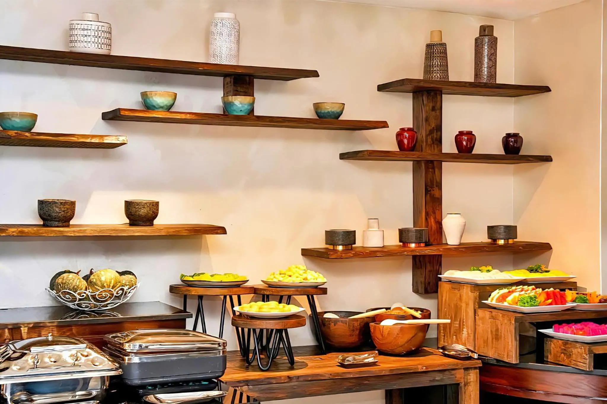 Restaurant/places to eat in Alagon Saigon Hotel & Spa