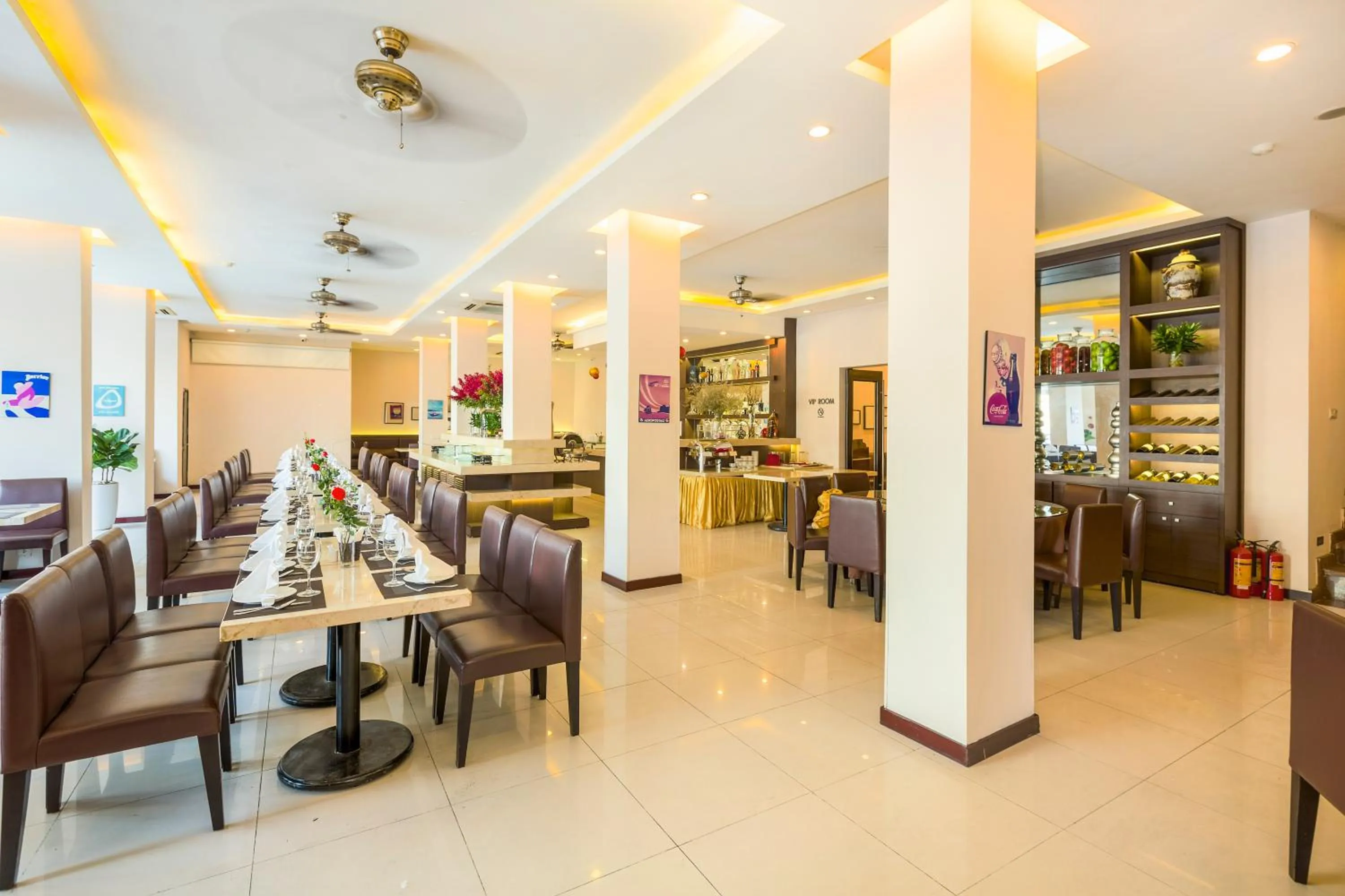 Restaurant/places to eat in Hong Ha Hotel