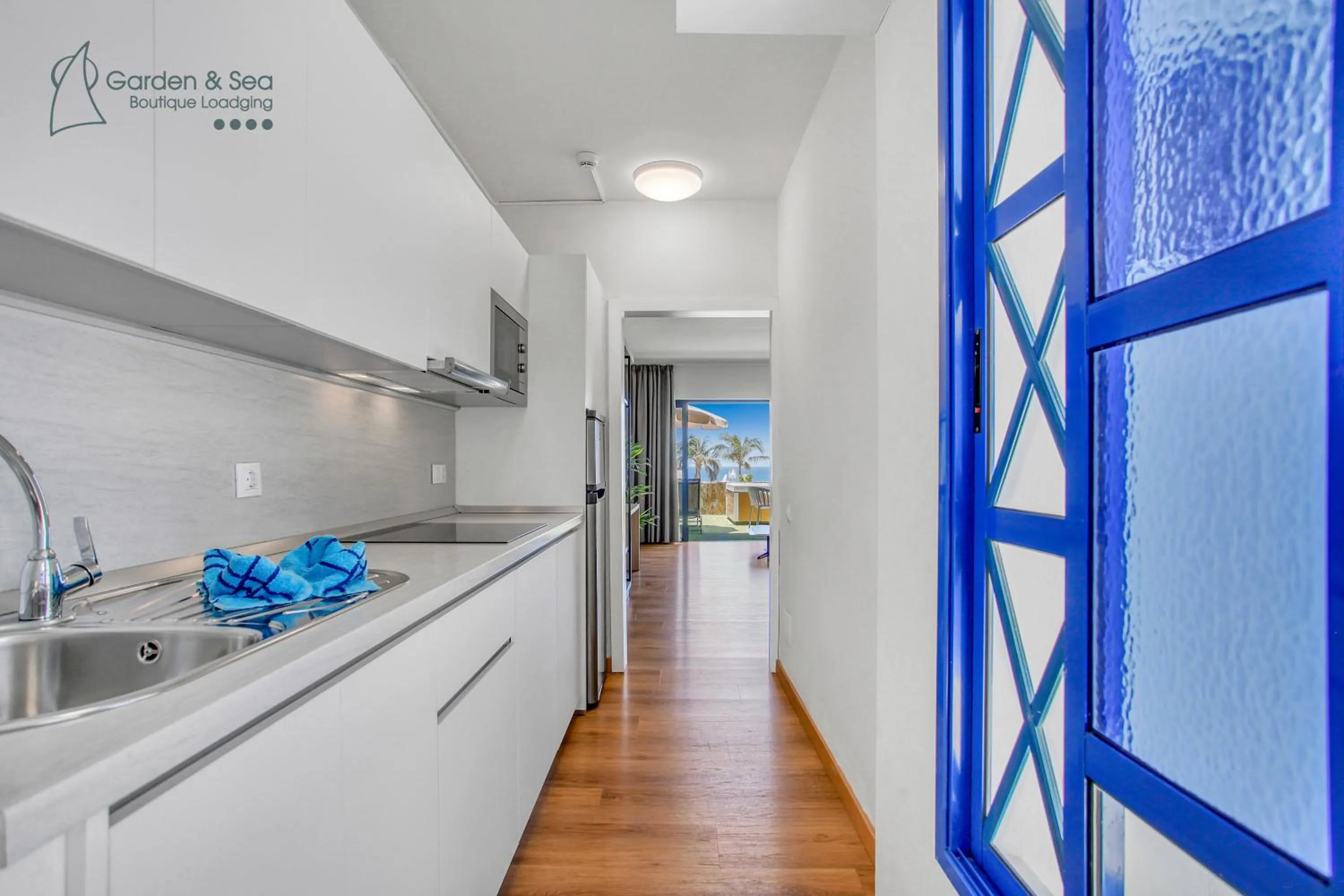 kitchen in Apartamentos Garden & Sea Boutique Lodging by LIVVO