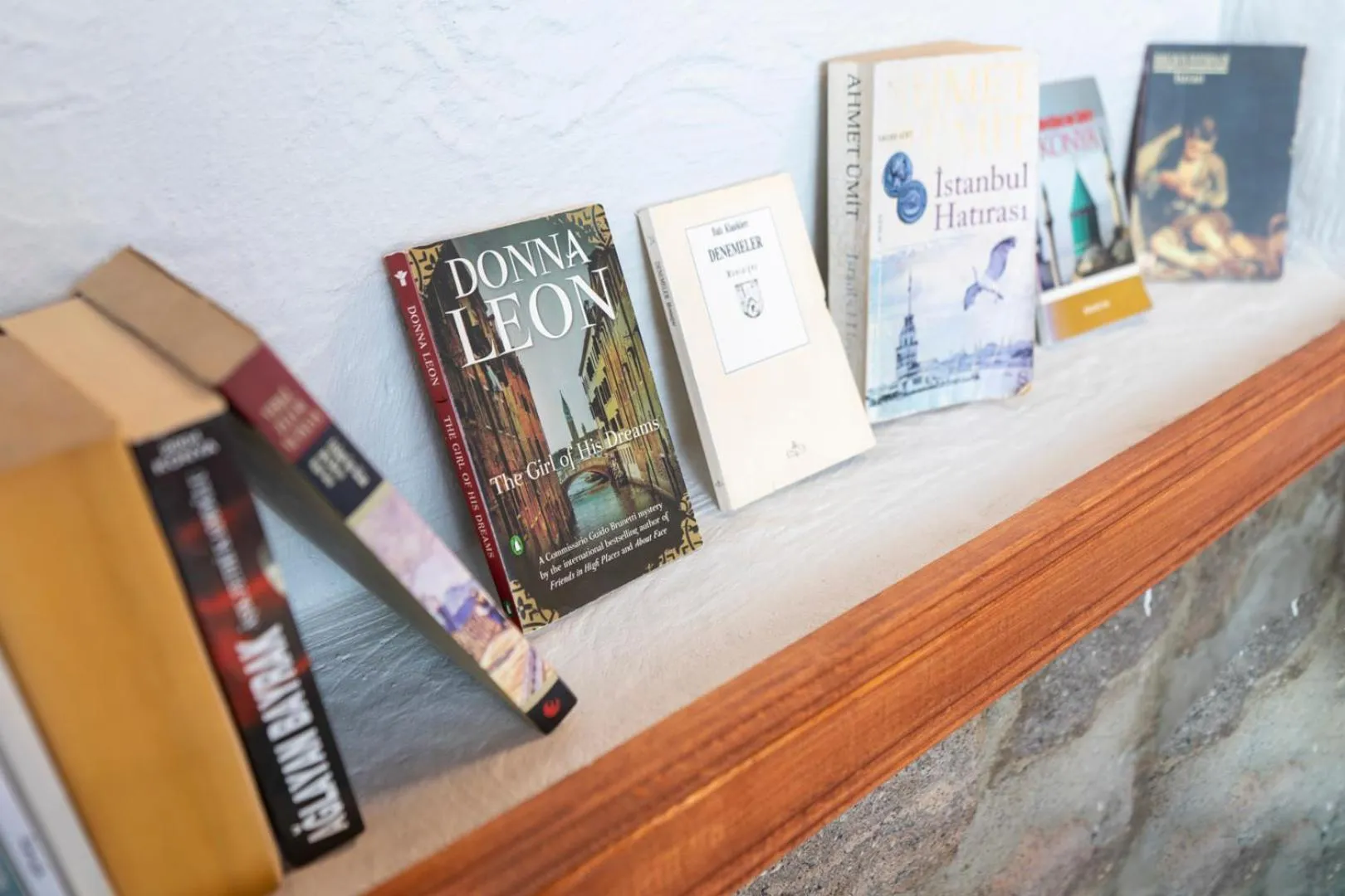 Library in Hich Hotel Konya