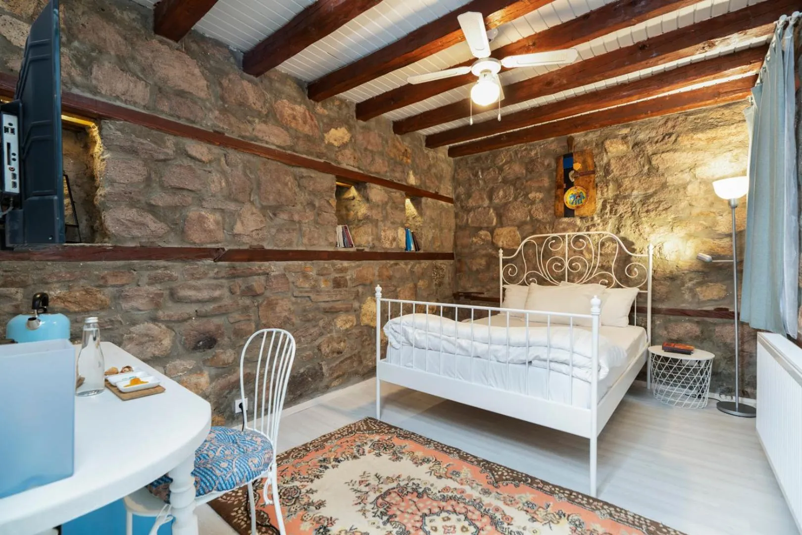 Bed in Hich Hotel Konya