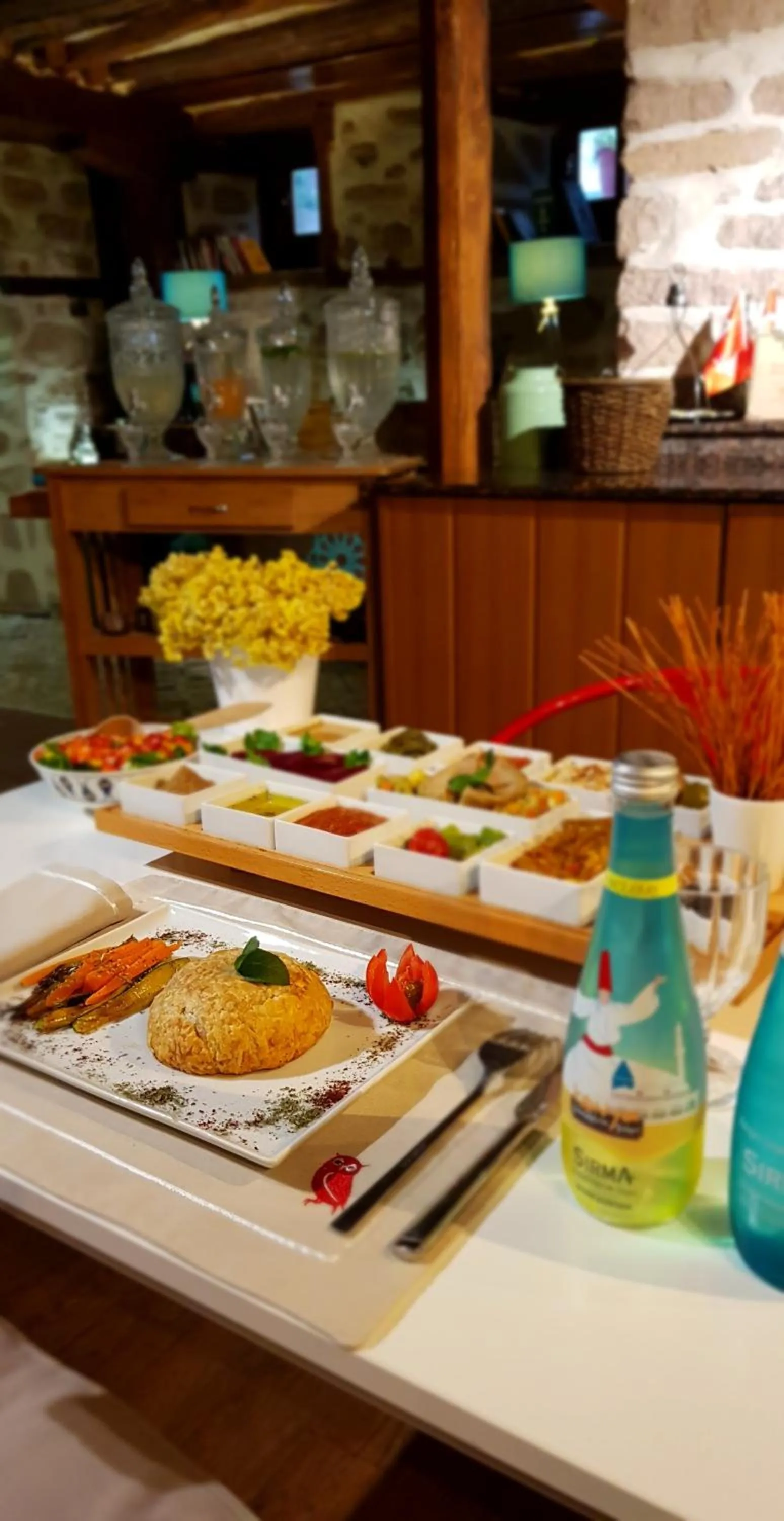 Restaurant/places to eat in Hich Hotel Konya