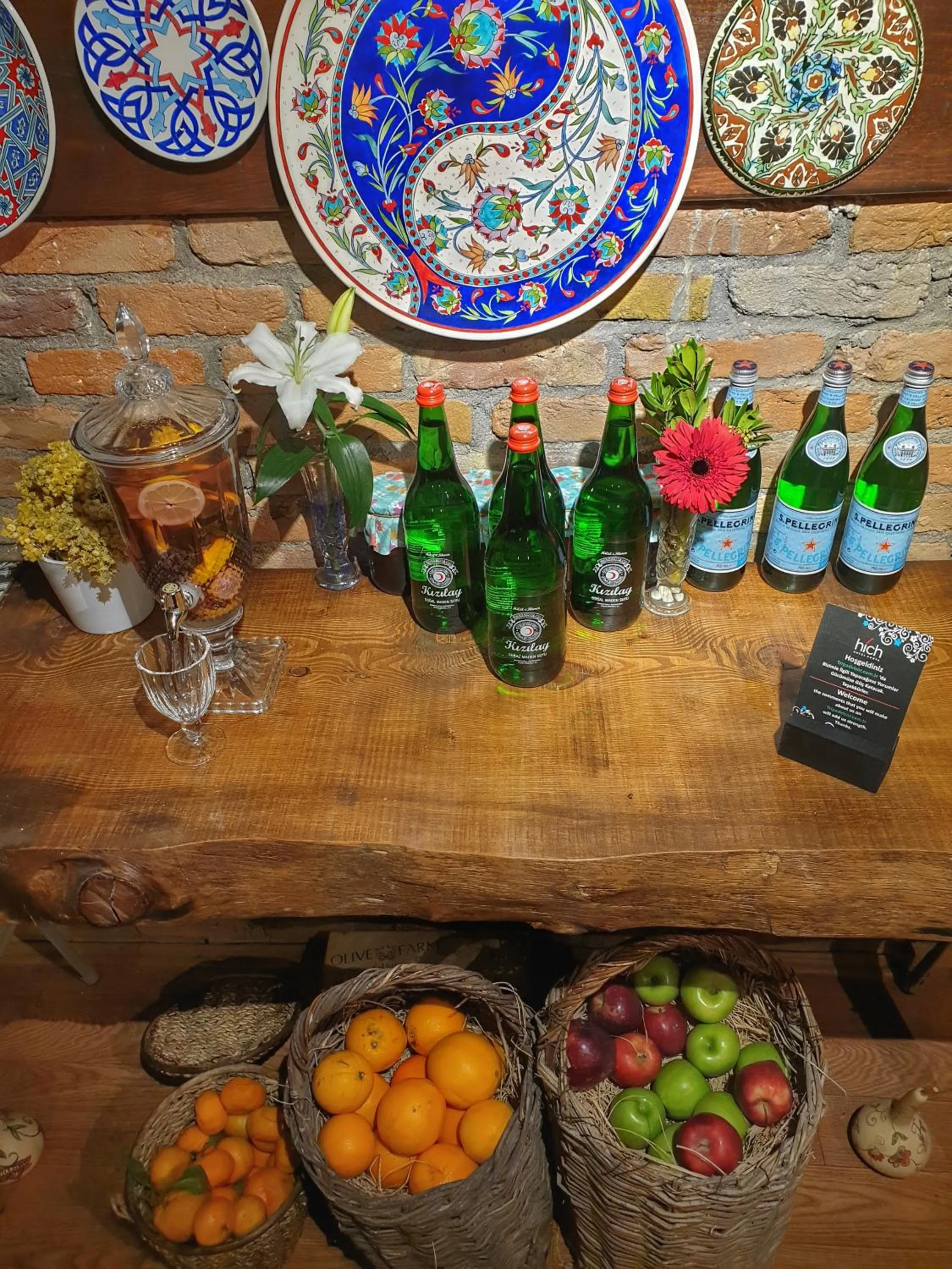 Restaurant/places to eat in Hich Hotel Konya